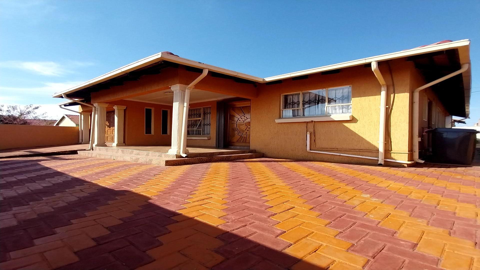 Front View of property in Mabopane