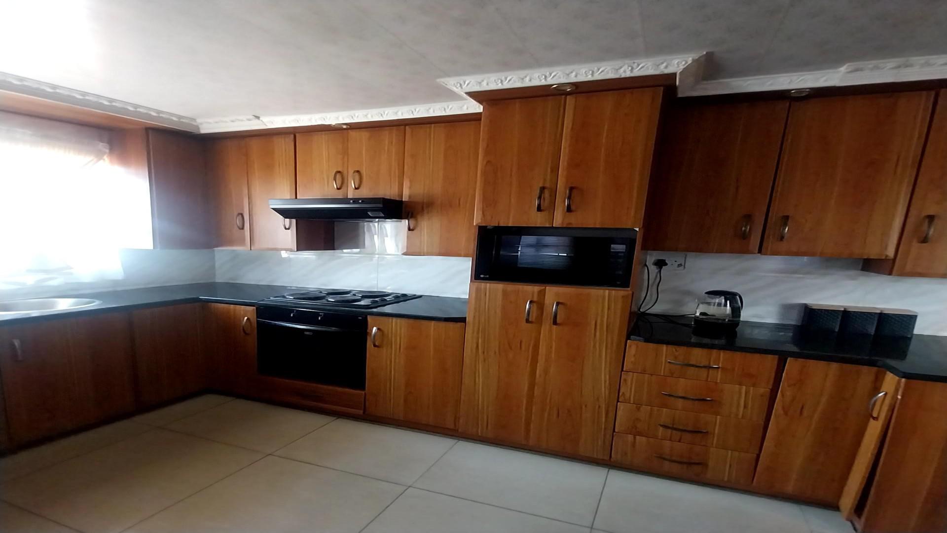 Kitchen of property in Mabopane