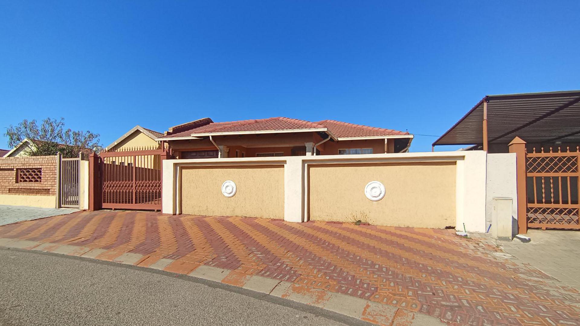 Front View of property in Mabopane