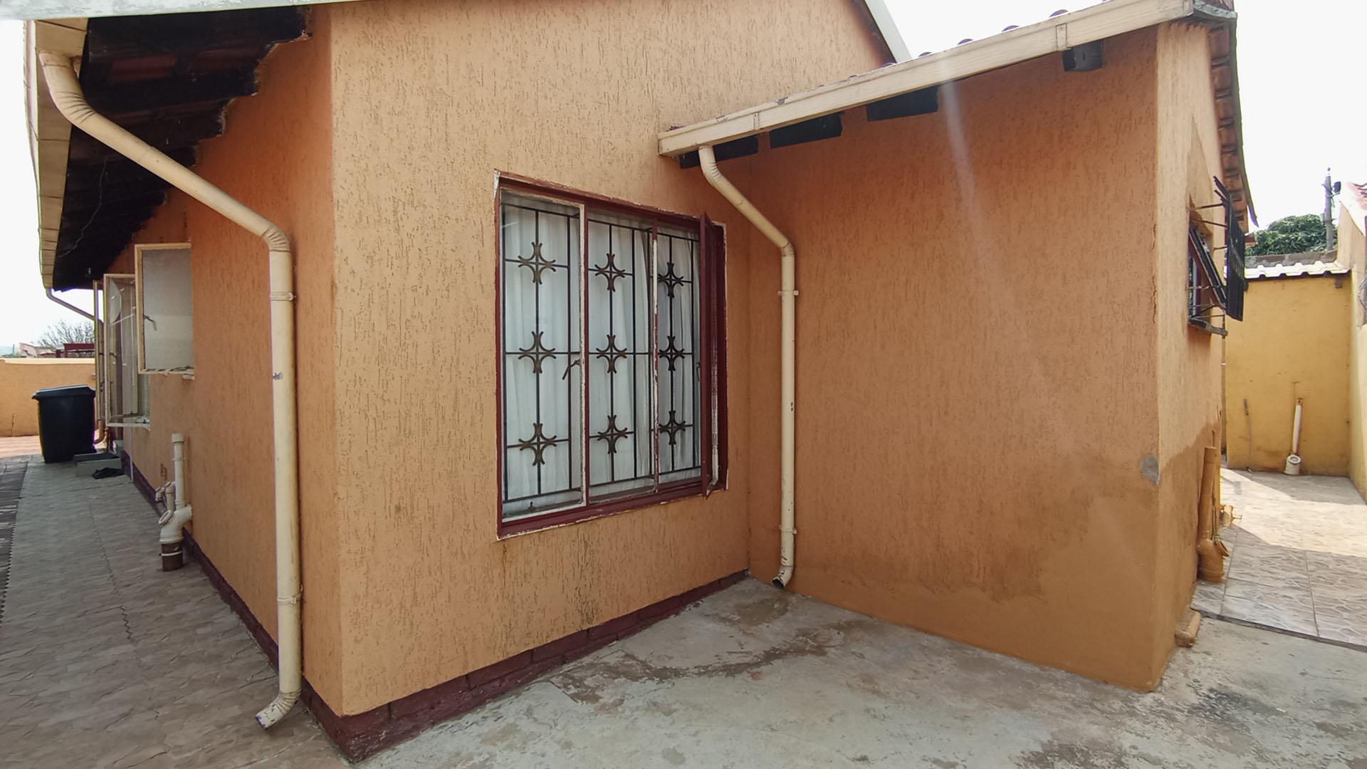Backyard of property in Mabopane