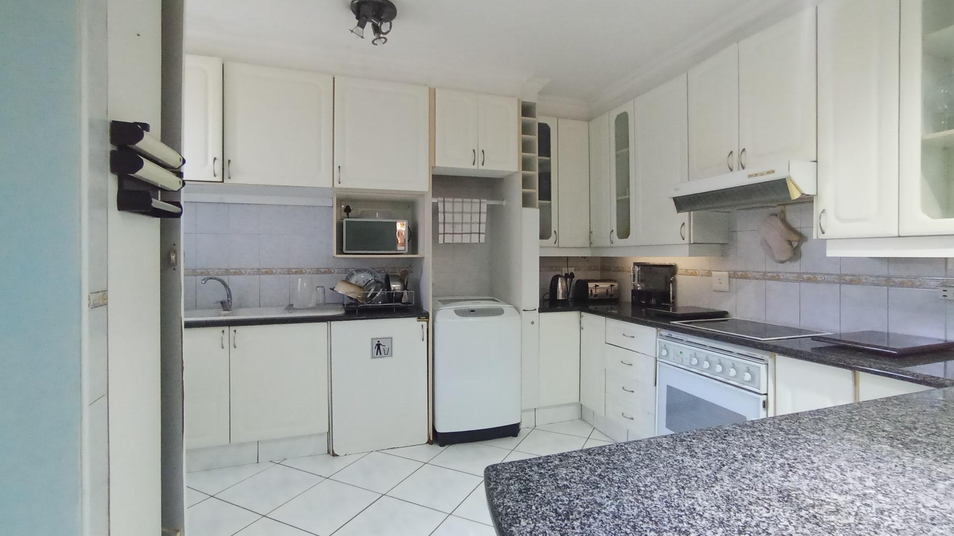Kitchen - 12 square meters of property in Sunnyside