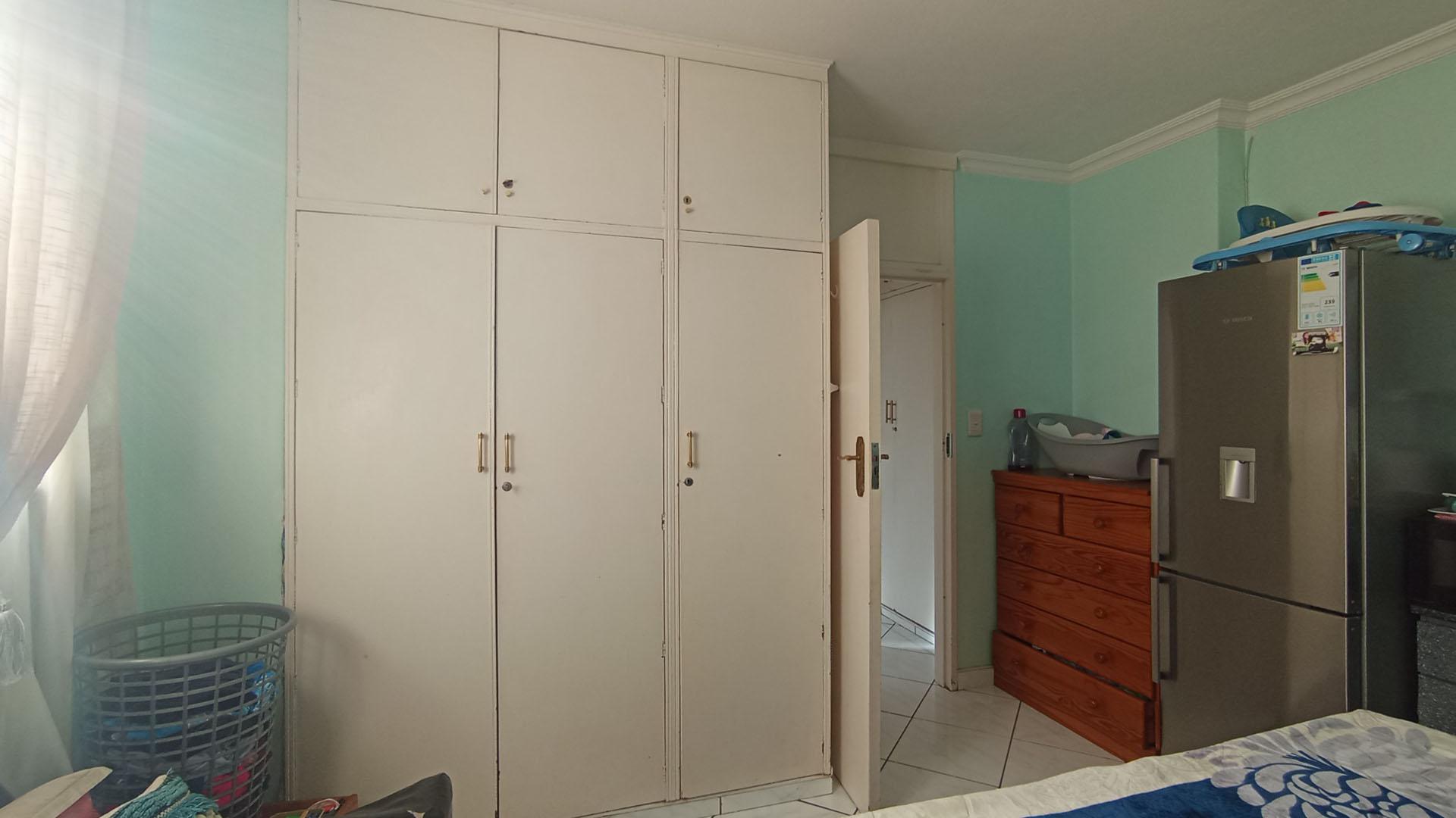 Bed Room 2 - 14 square meters of property in Sunnyside