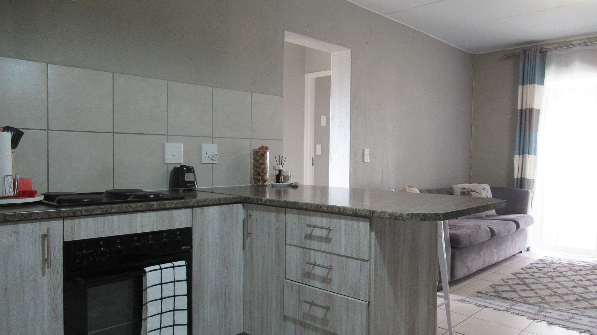 Kitchen - 12 square meters of property in Ruimsig