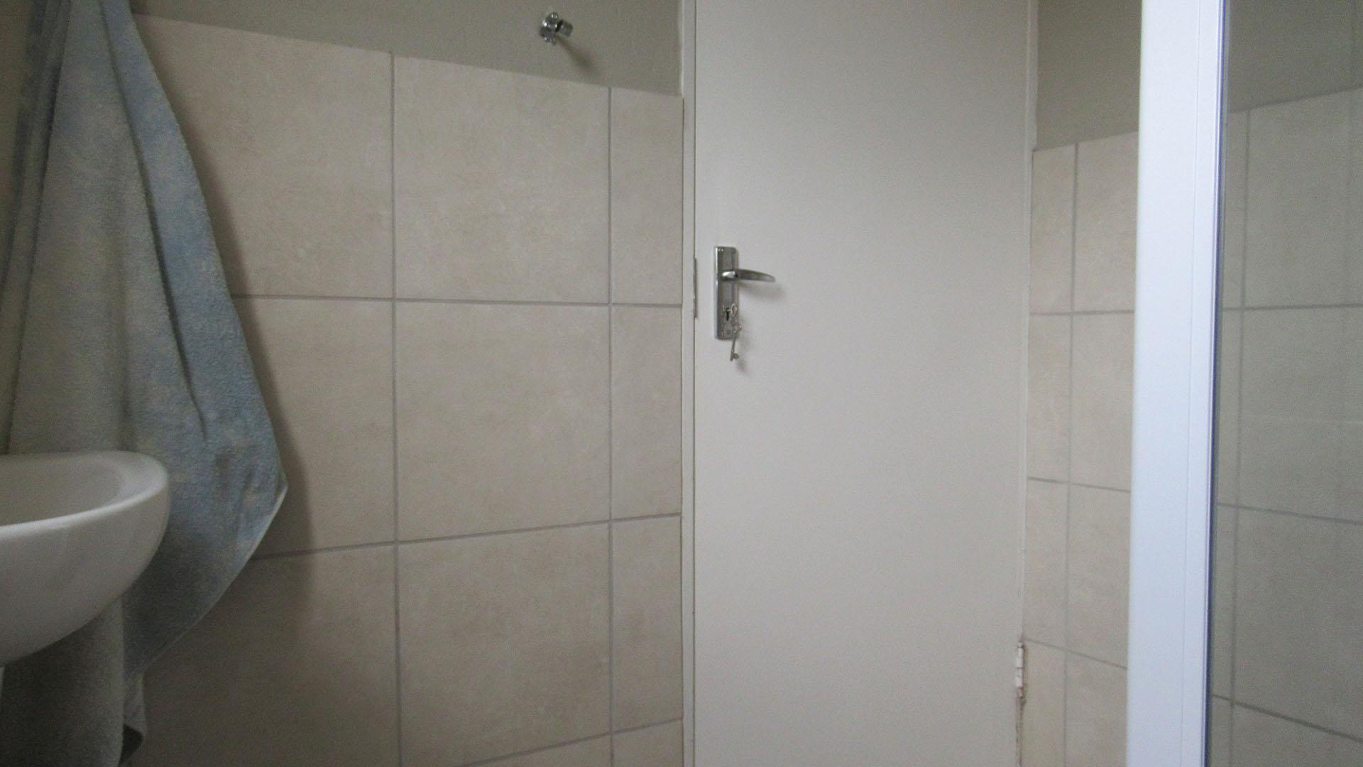 Main Bathroom - 5 square meters of property in Ruimsig