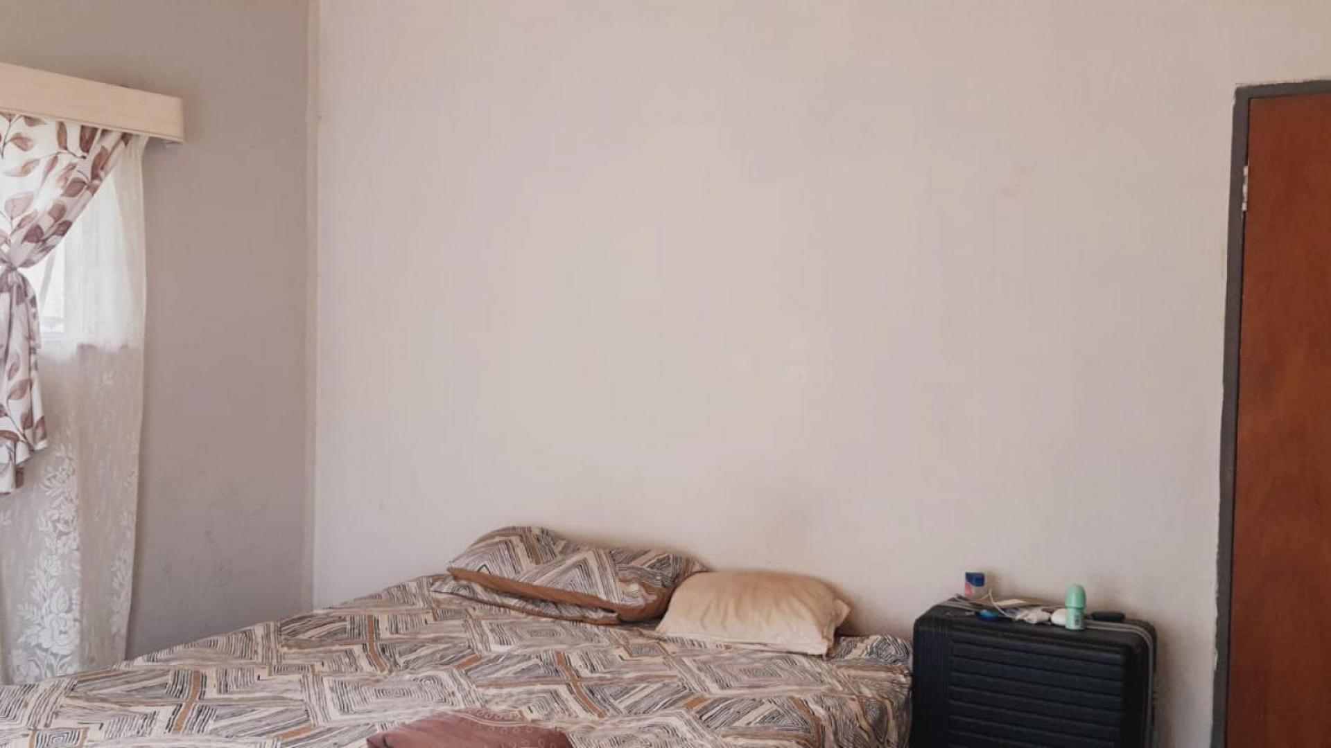 Bed Room 1 of property in Meiringspark