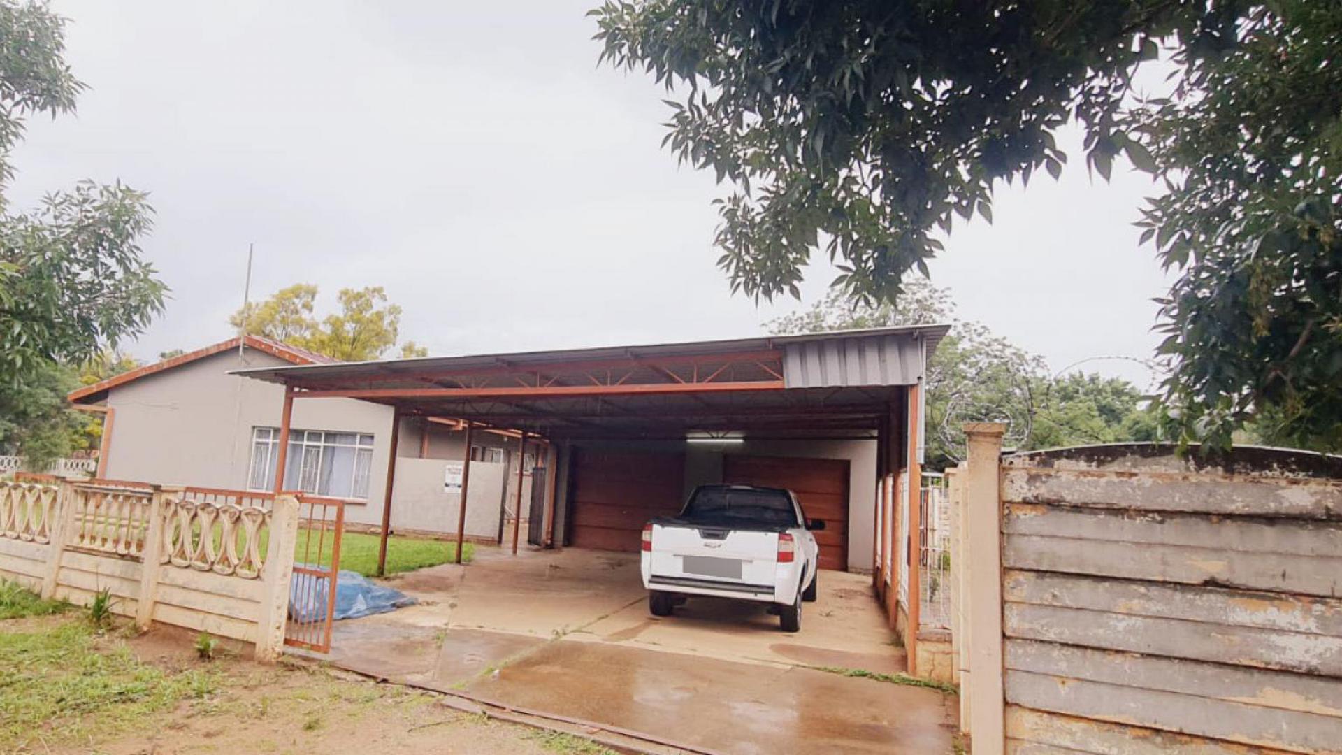 Front View of property in Meiringspark