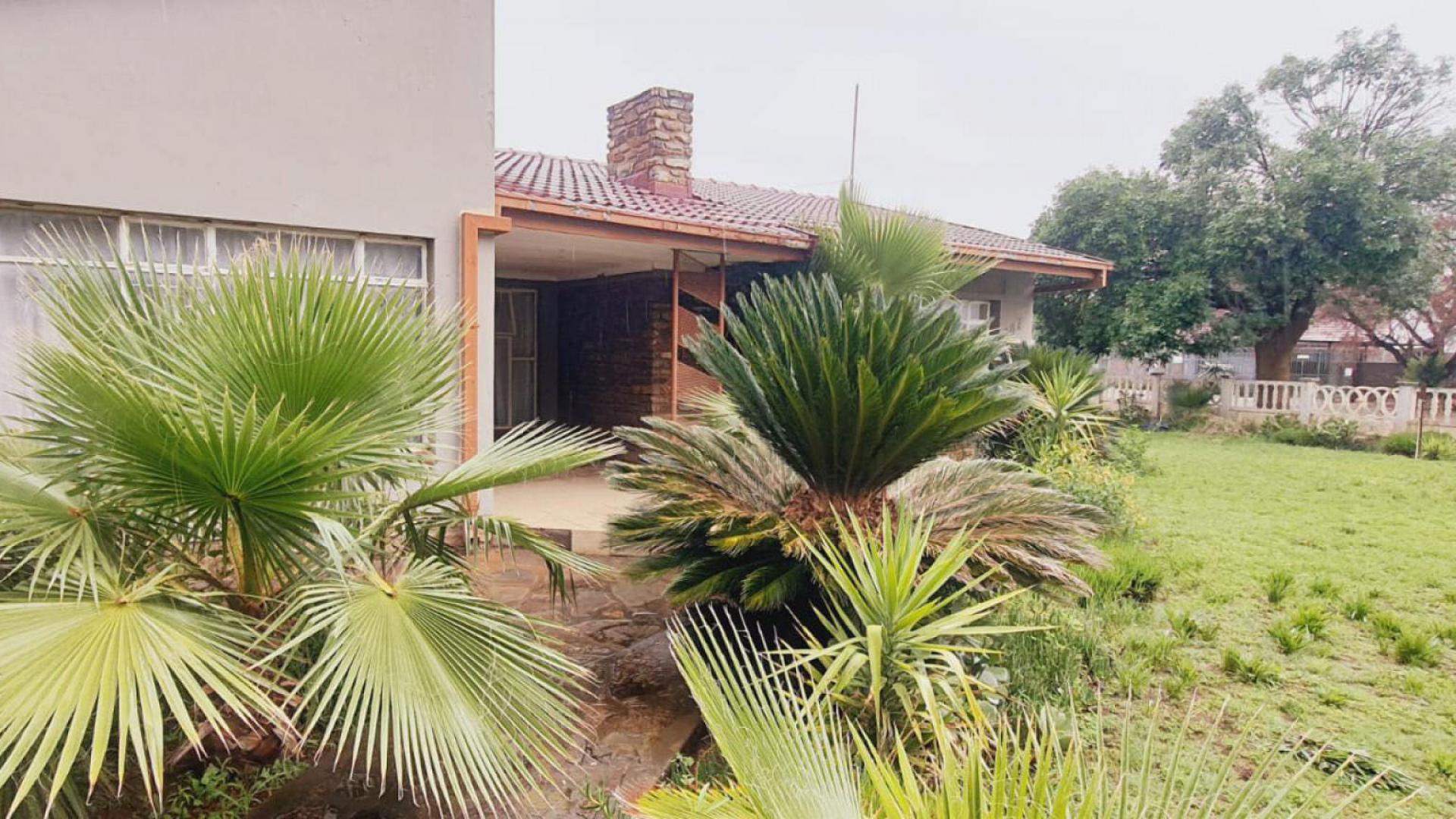 Backyard of property in Meiringspark