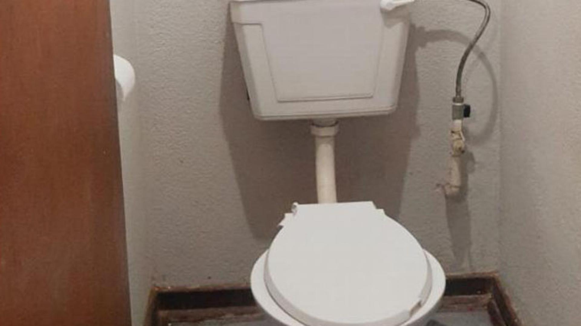 Bathroom 1 of property in Meiringspark