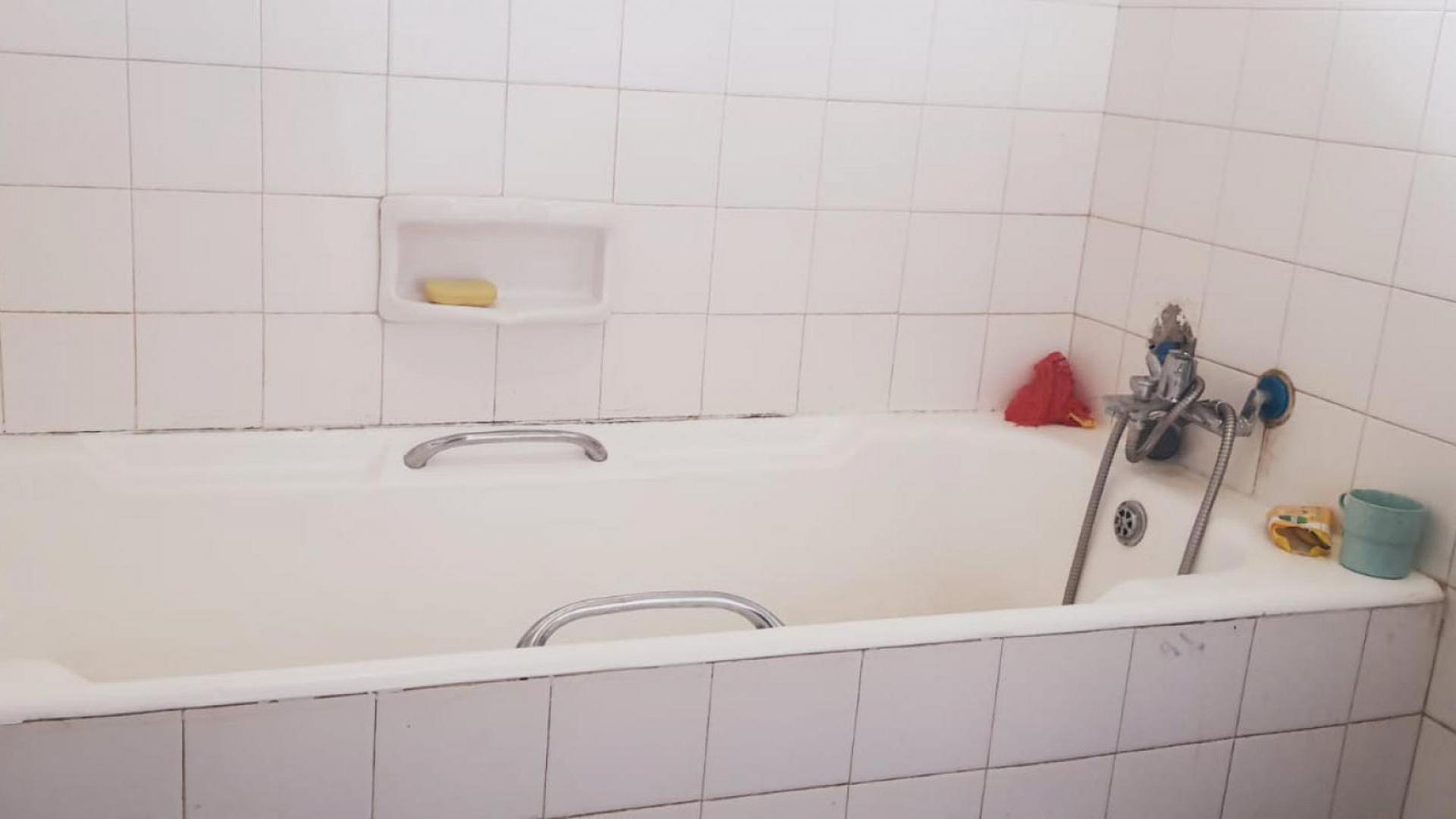 Bathroom 1 of property in Meiringspark