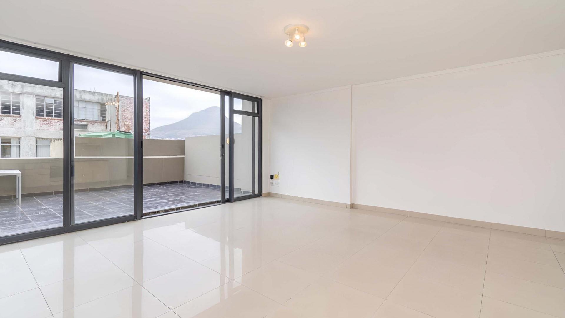 Lounges - 28 square meters of property in Zonnebloem