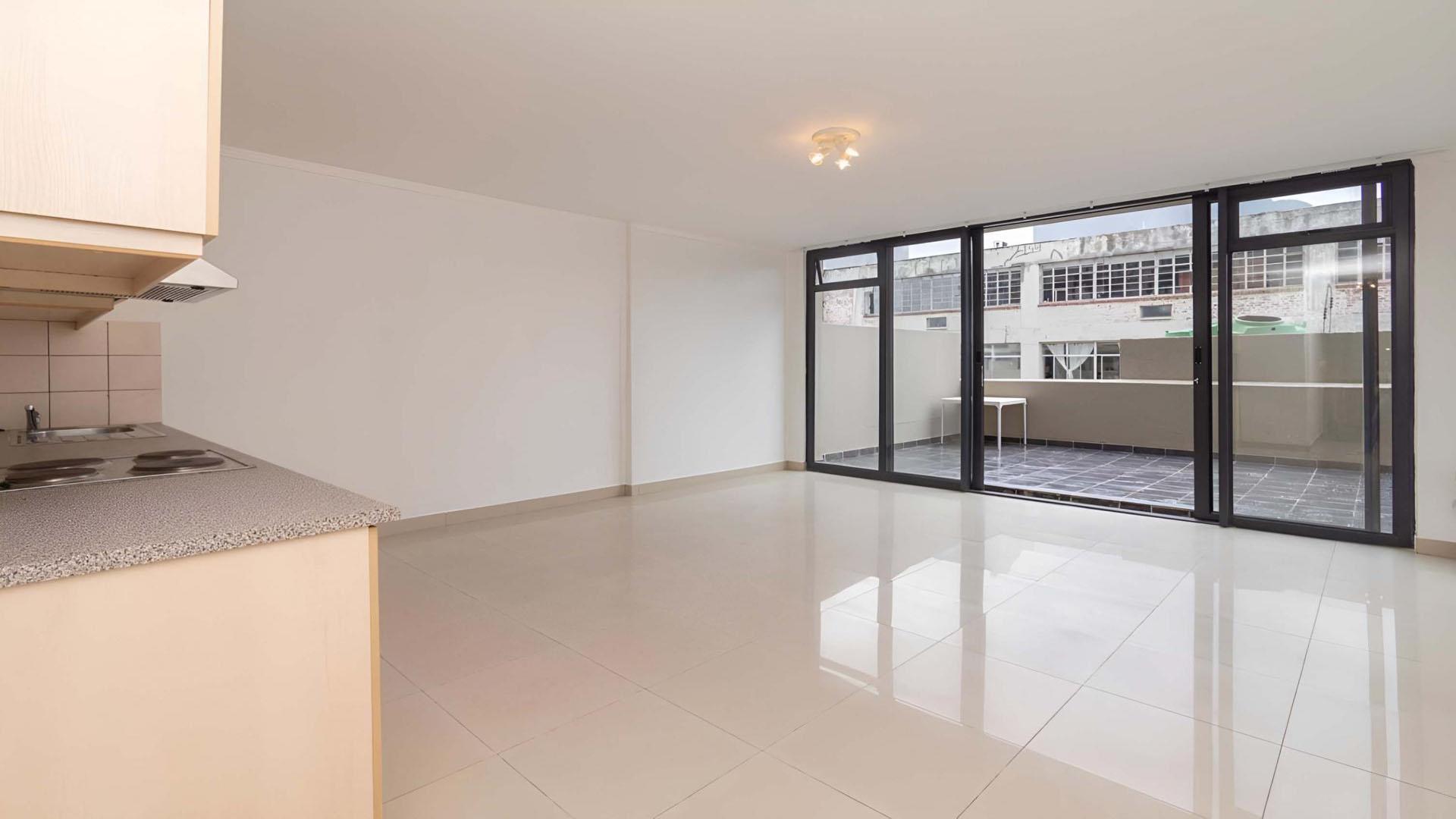 Lounges - 28 square meters of property in Zonnebloem