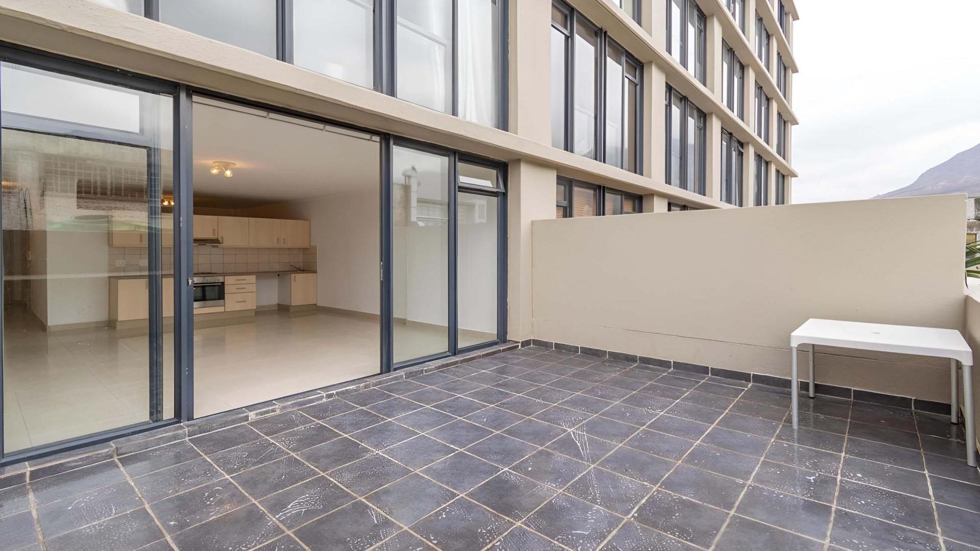 Patio of property in Zonnebloem