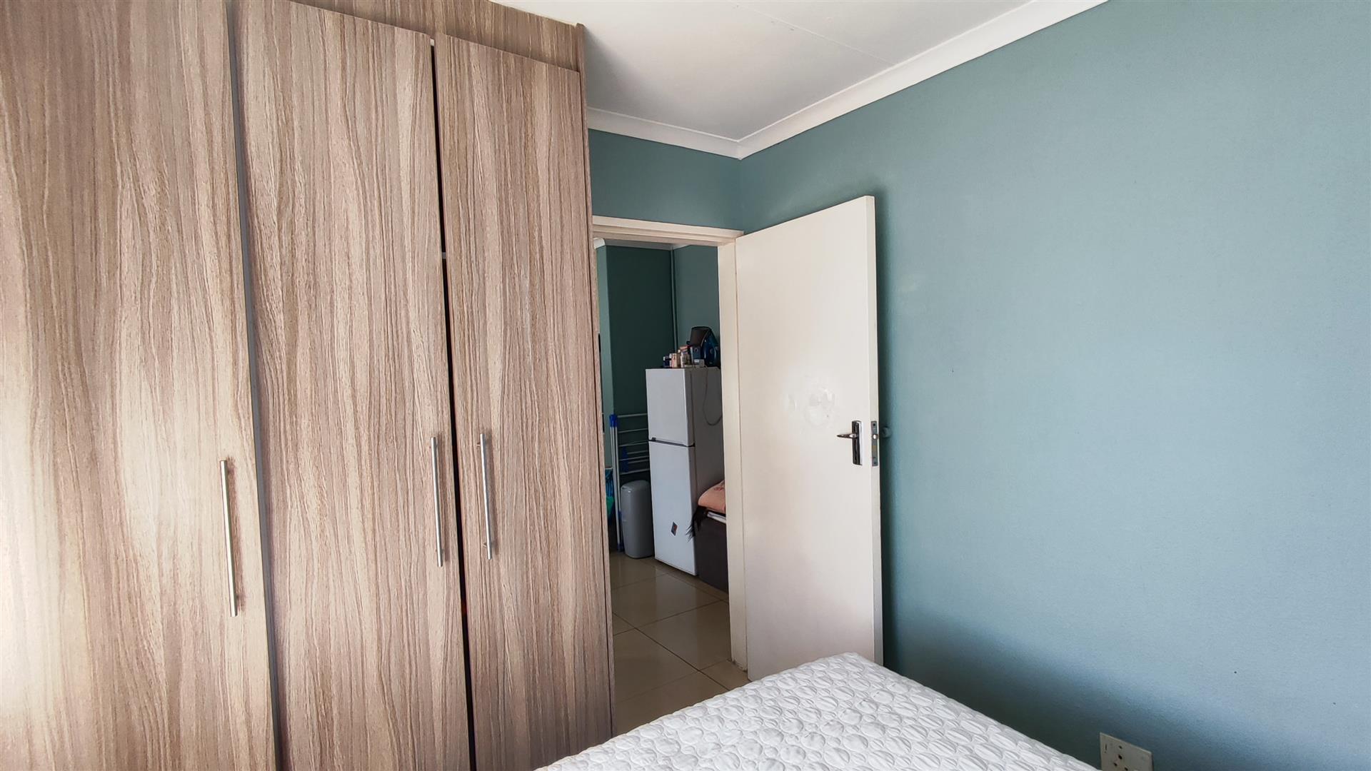 Bed Room 1 - 9 square meters of property in Glen Marais