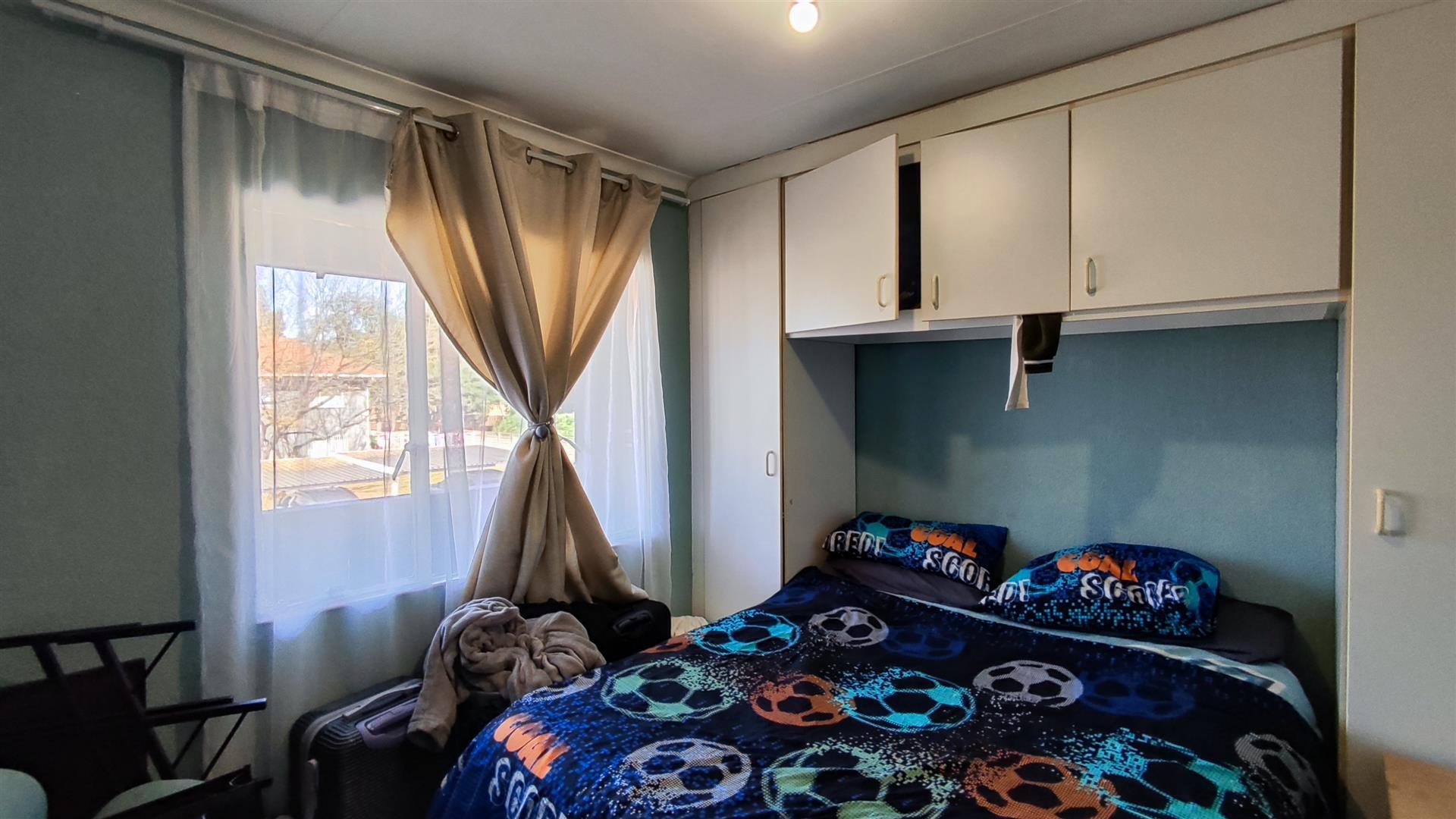 Bed Room 2 - 10 square meters of property in Glen Marais