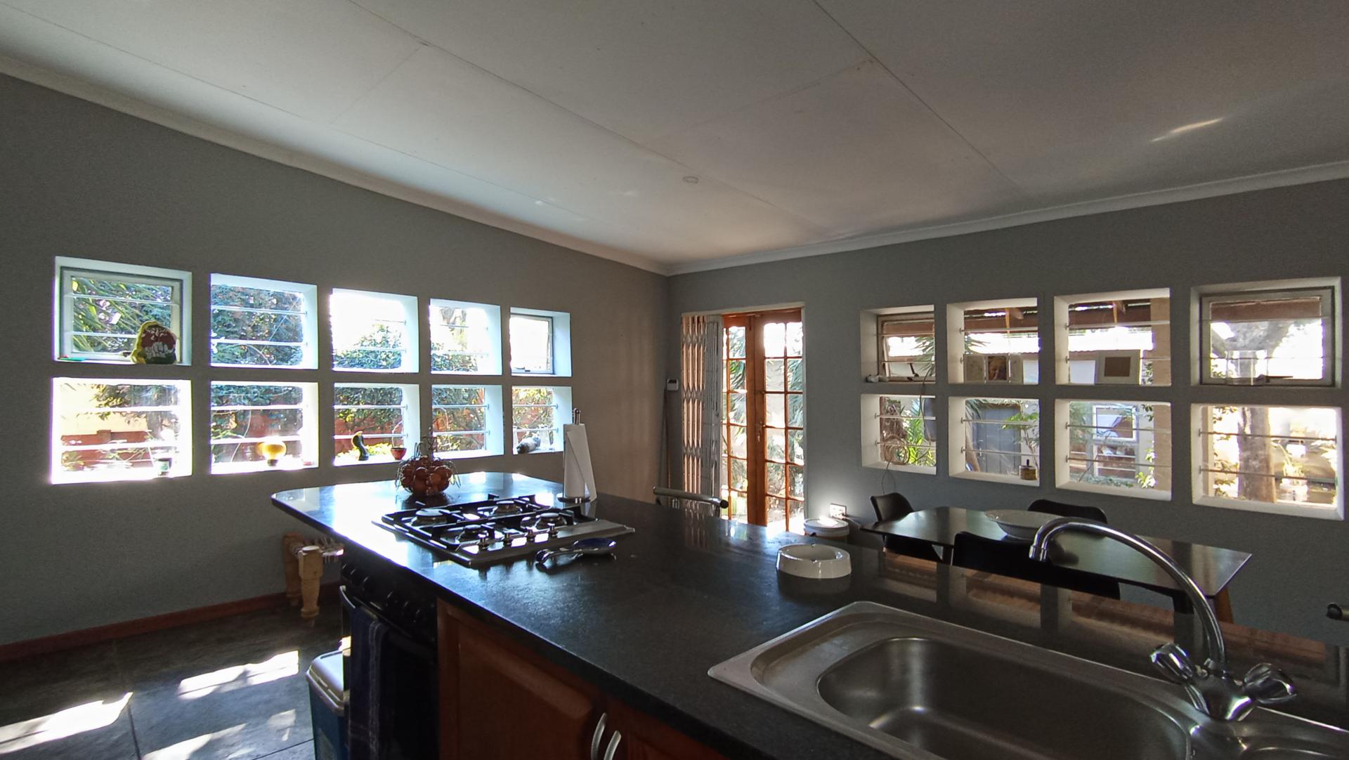 Kitchen - 17 square meters of property in Kensington - JHB