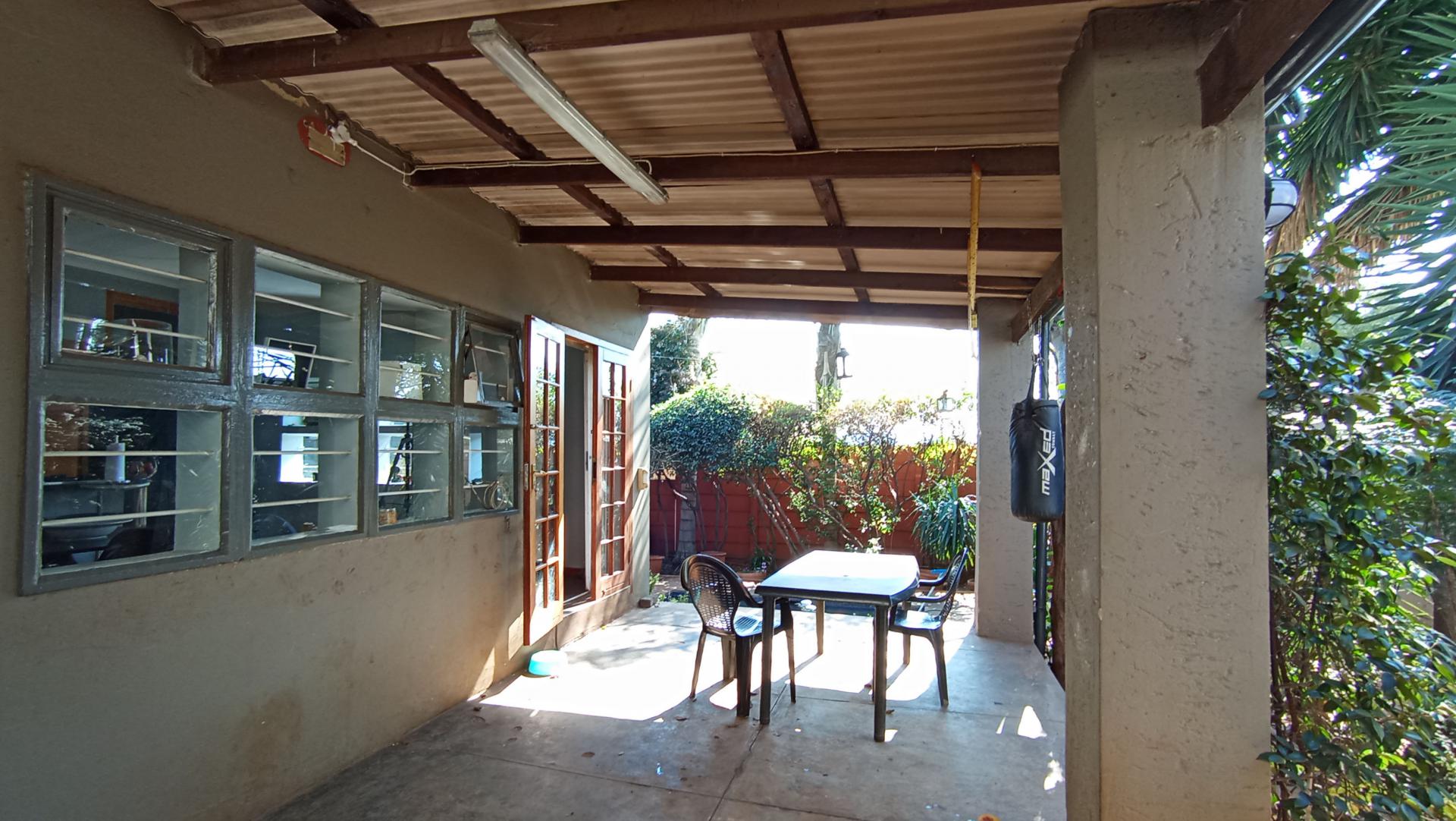 Patio - 25 square meters of property in Kensington - JHB