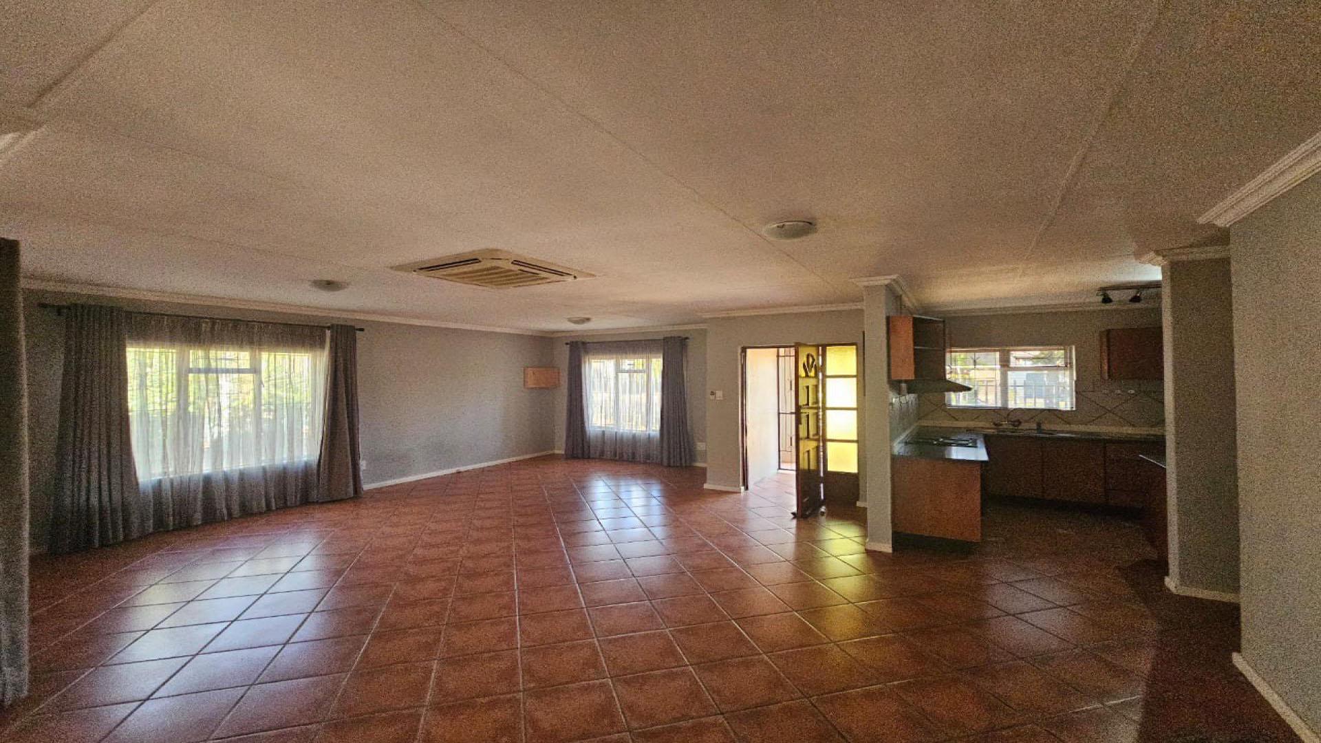 Lounges of property in Bendor