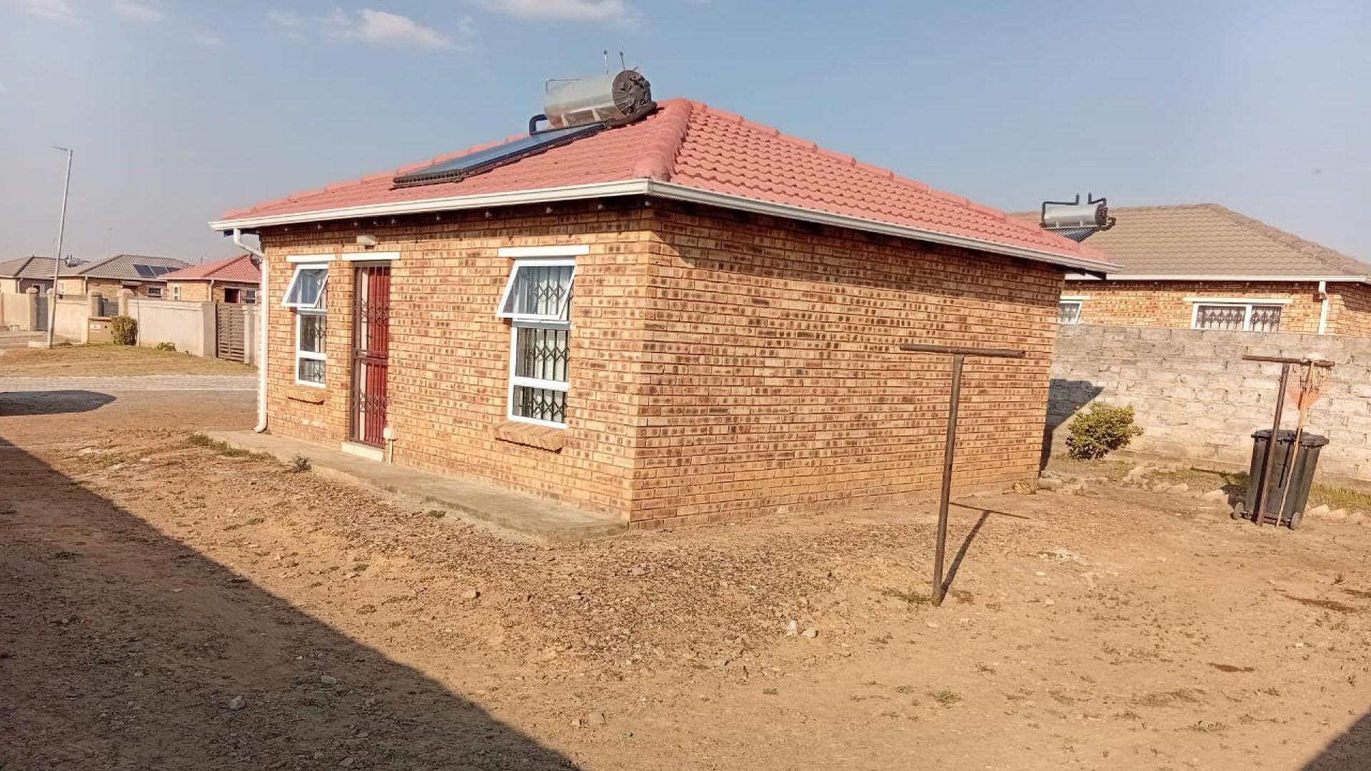 Front View of property in Daveyton