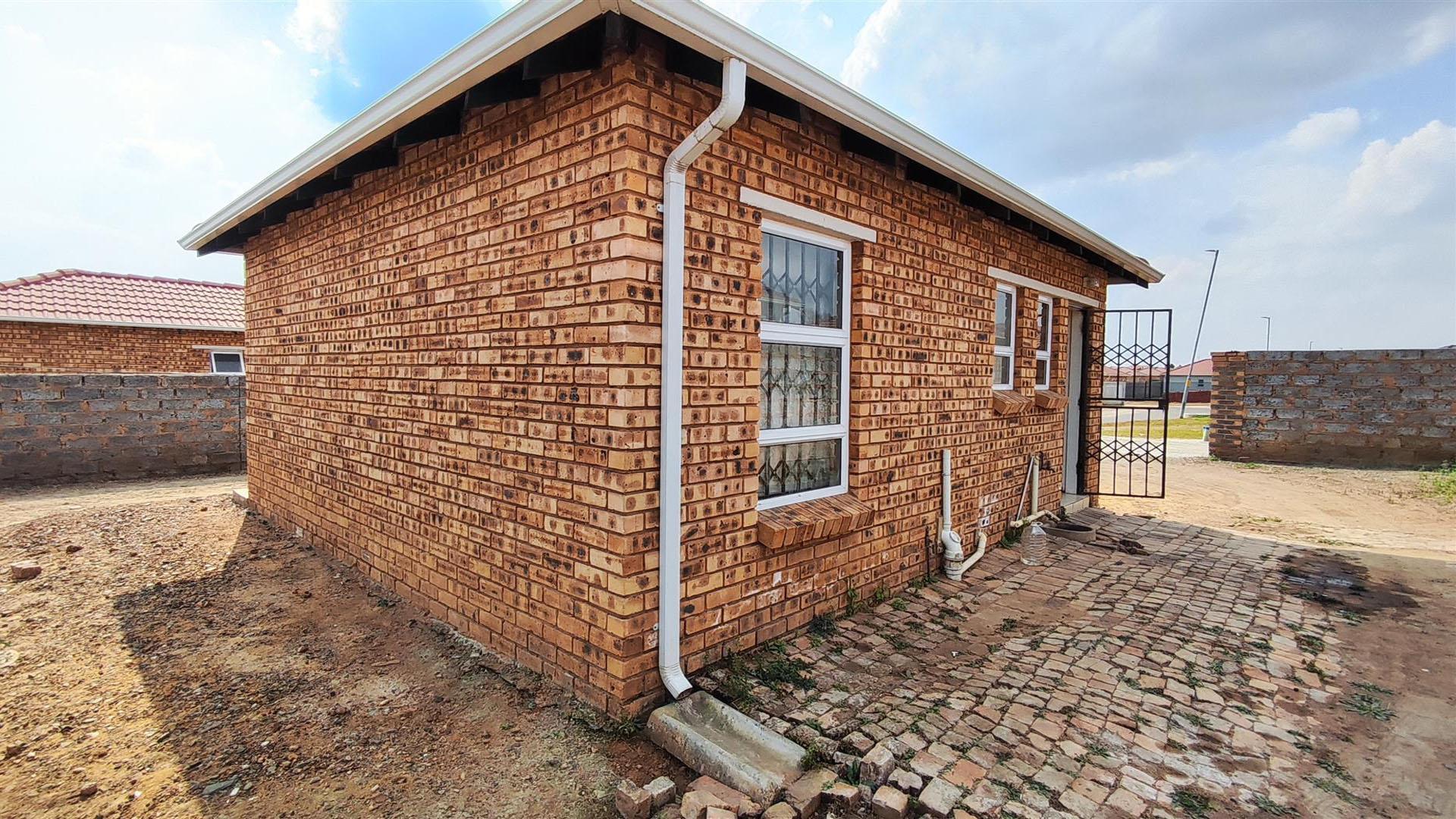 Front View of property in Daveyton