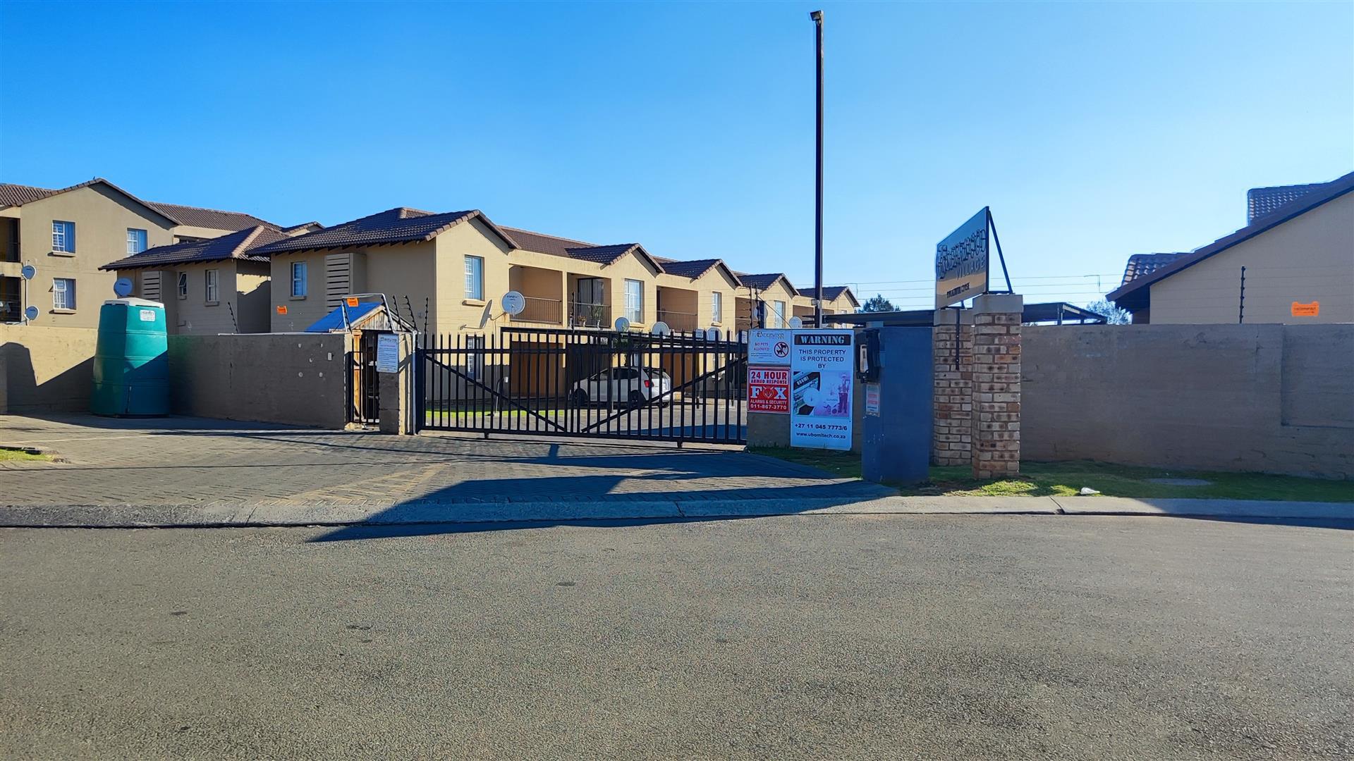 Front View of property in Albertsdal