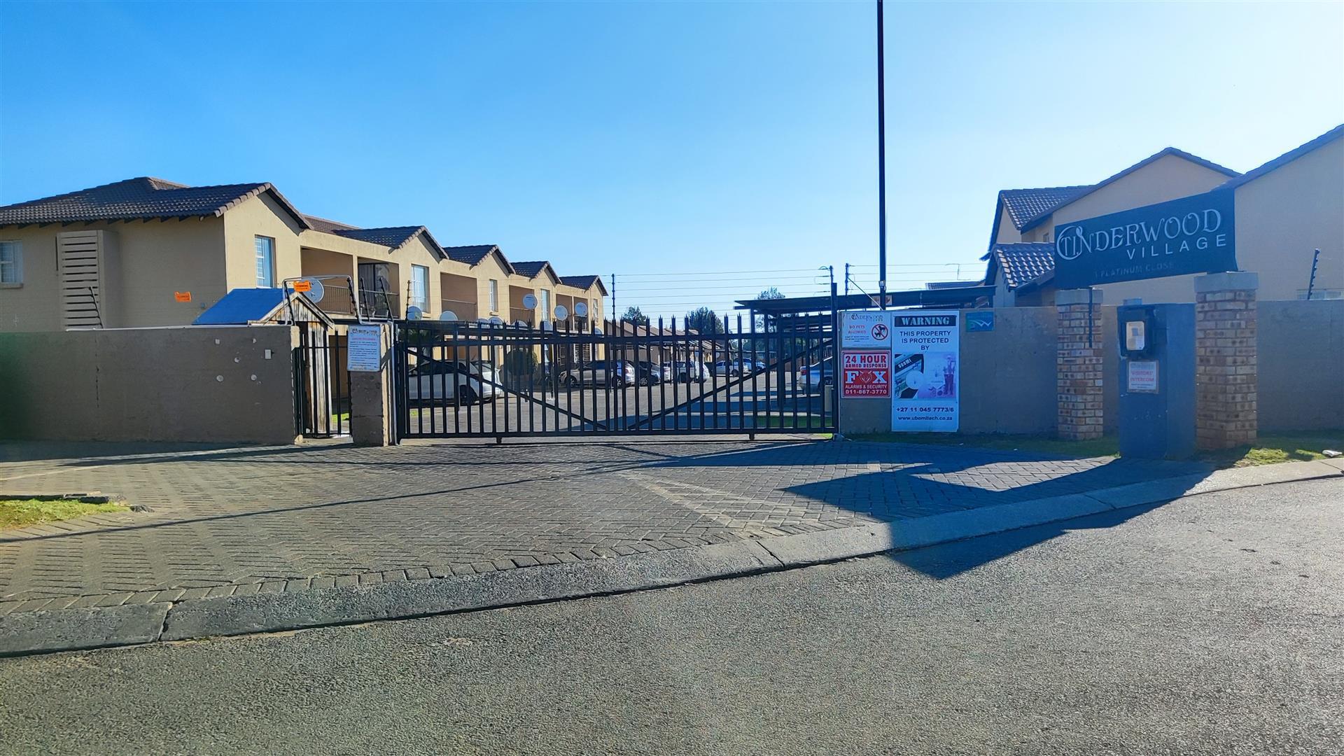 Front View of property in Albertsdal