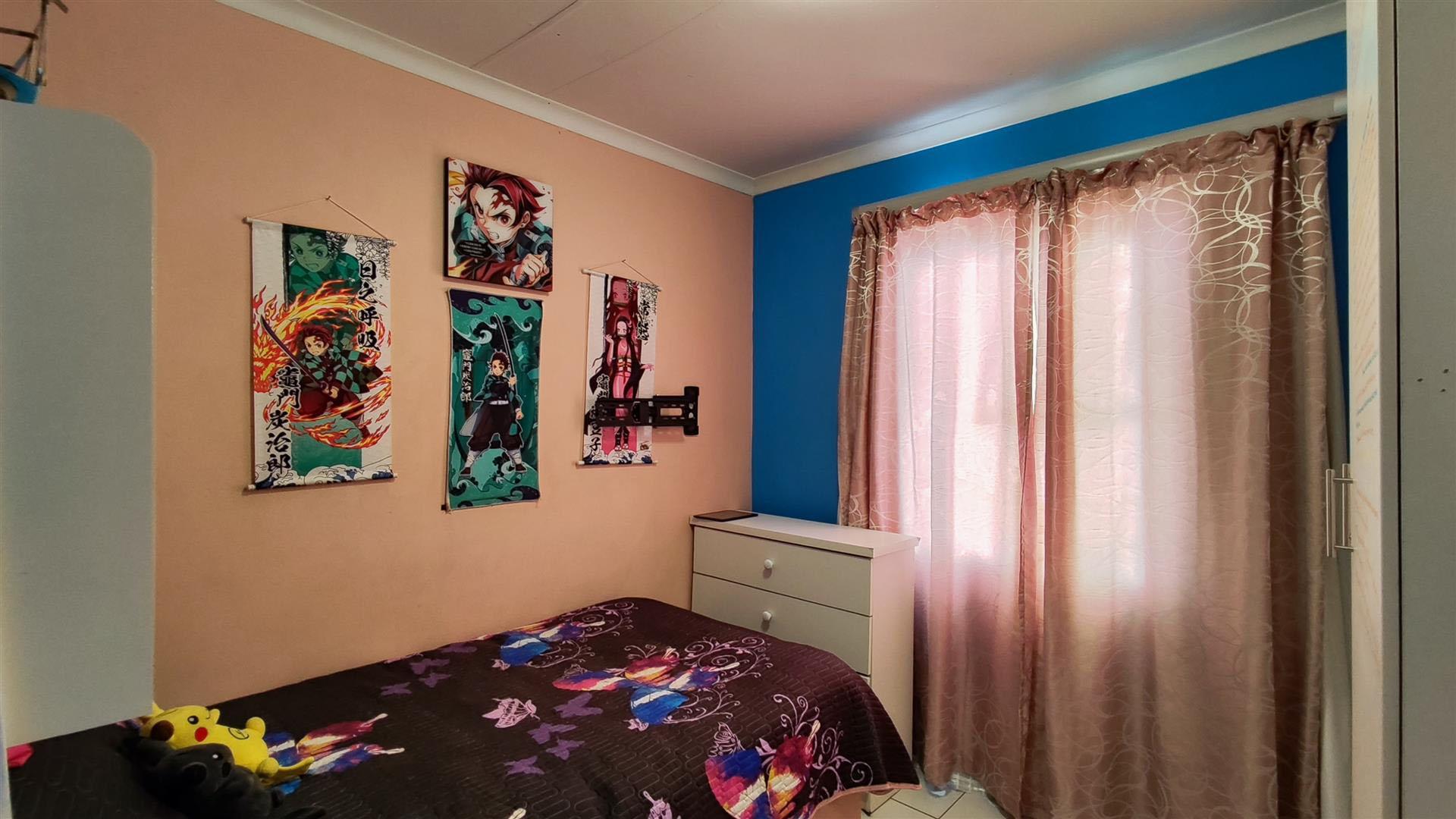 Bed Room 2 - 8 square meters of property in Albertsdal