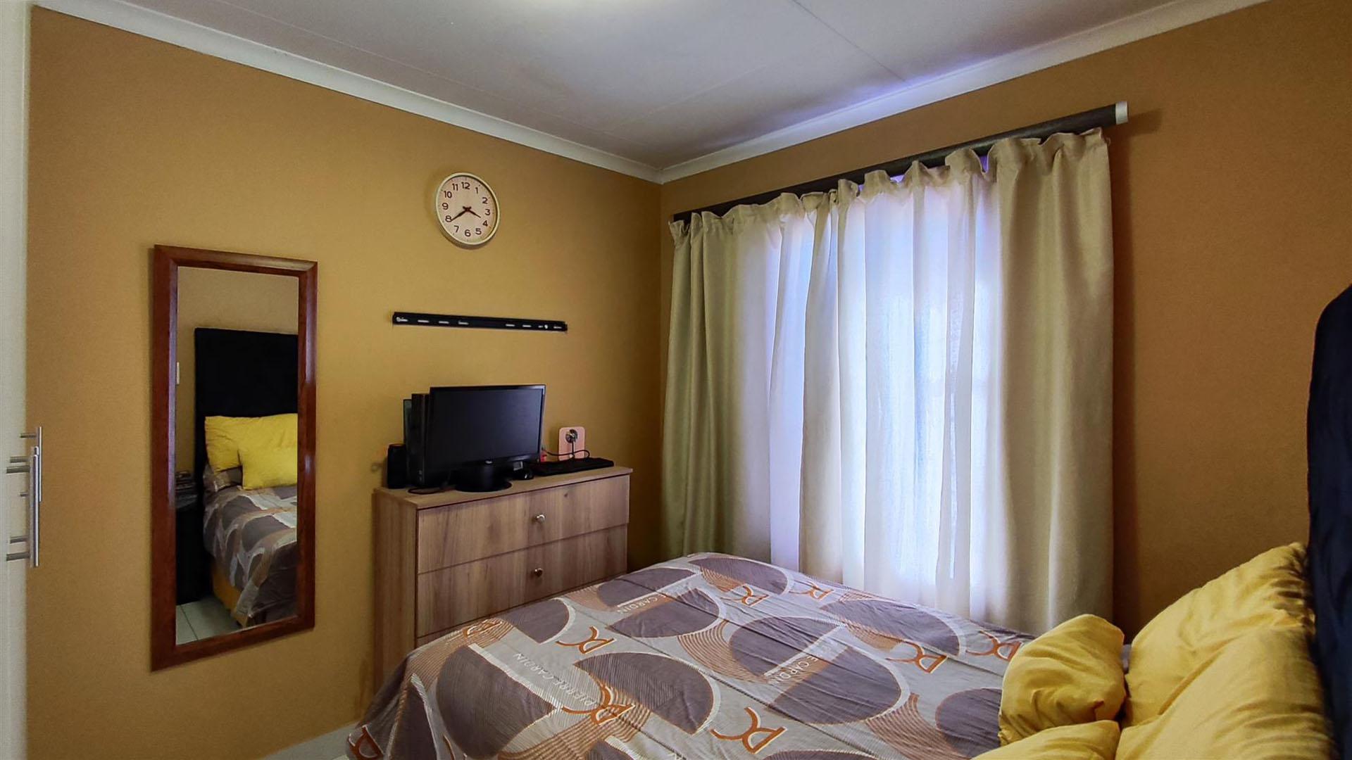 Bed Room 3 - 10 square meters of property in Albertsdal