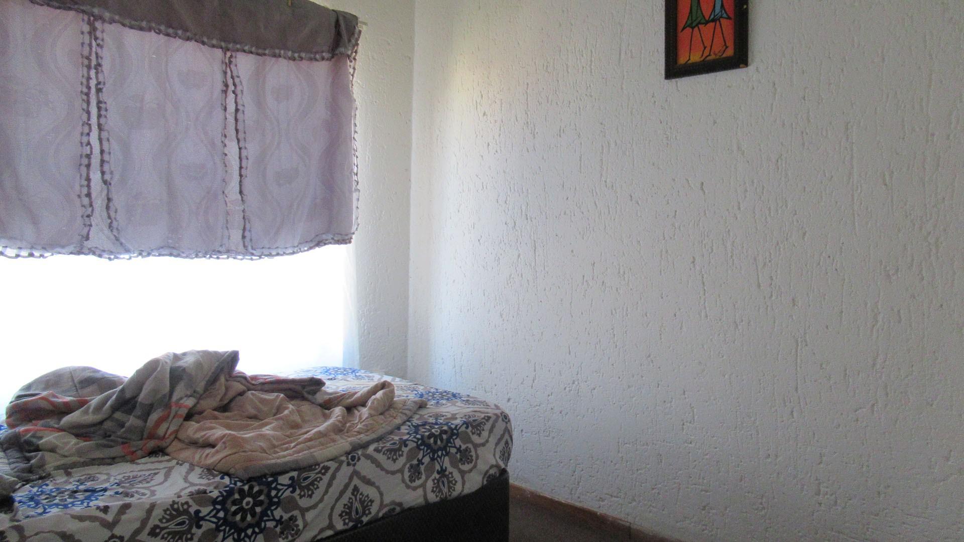 Bed Room 2 - 9 square meters of property in Florida