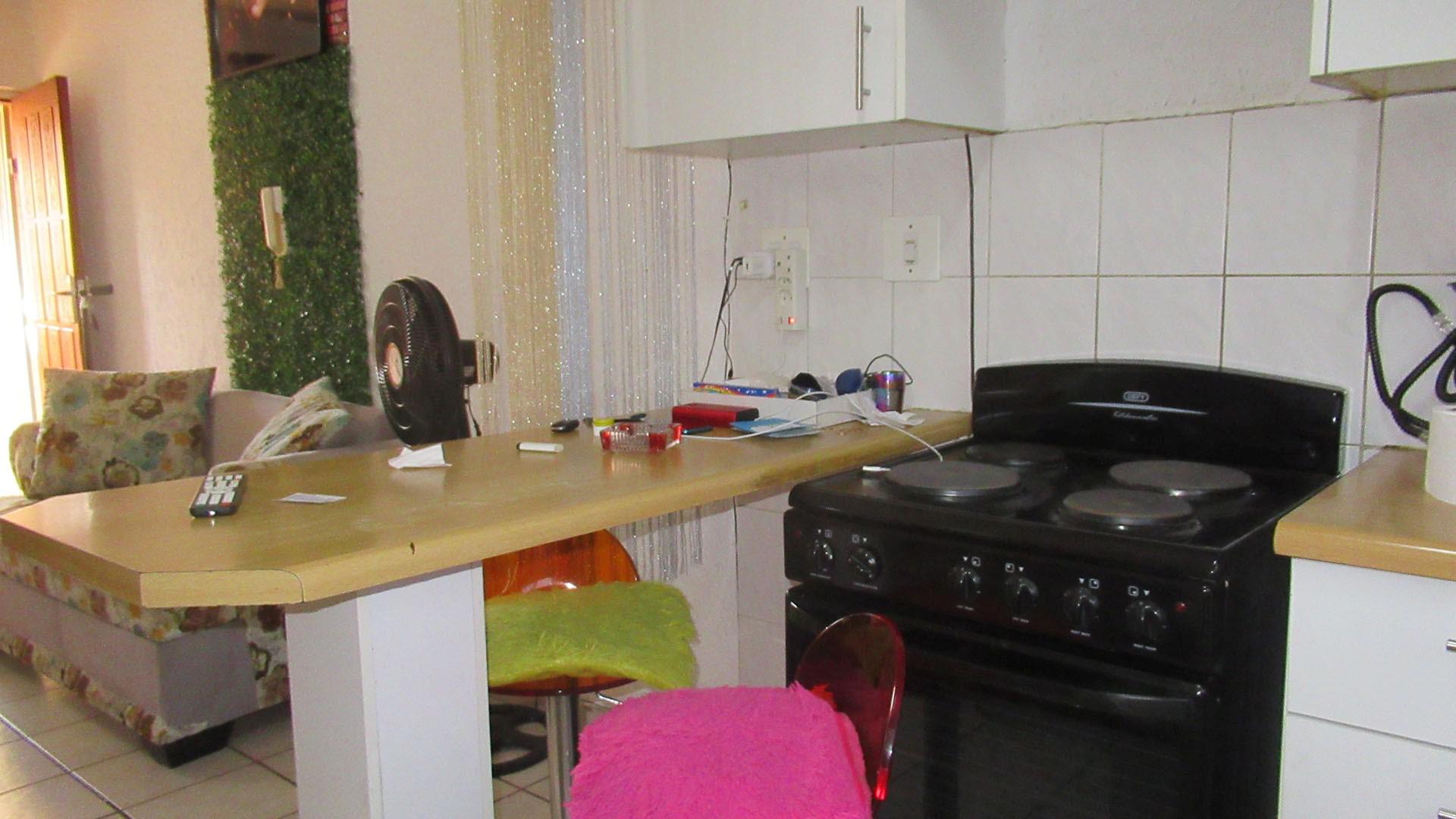 Kitchen - 7 square meters of property in Florida