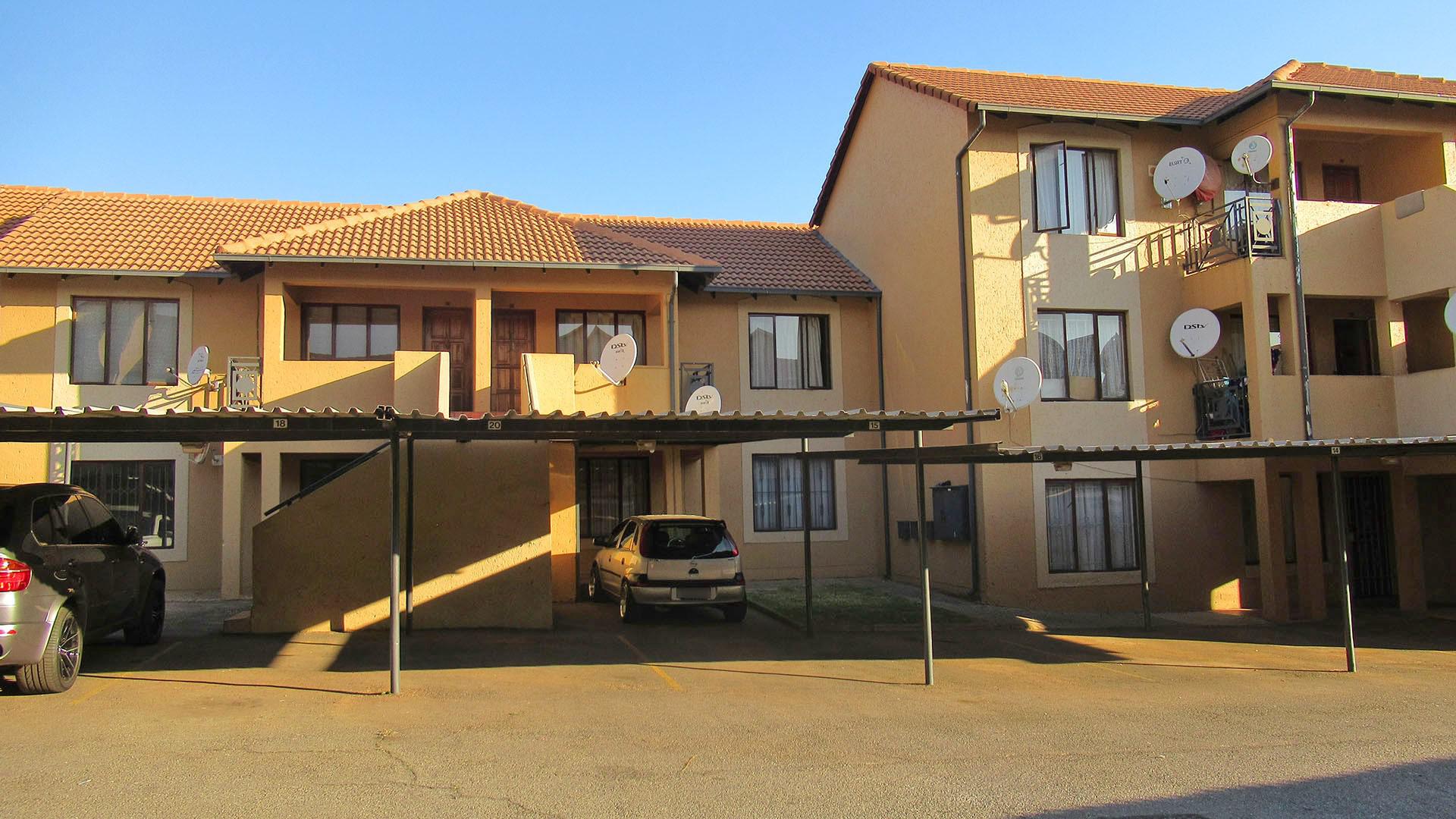 Front View of property in Florida
