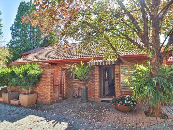2 Bedroom Simplex for Sale For Sale in Faerie Glen - MR679760