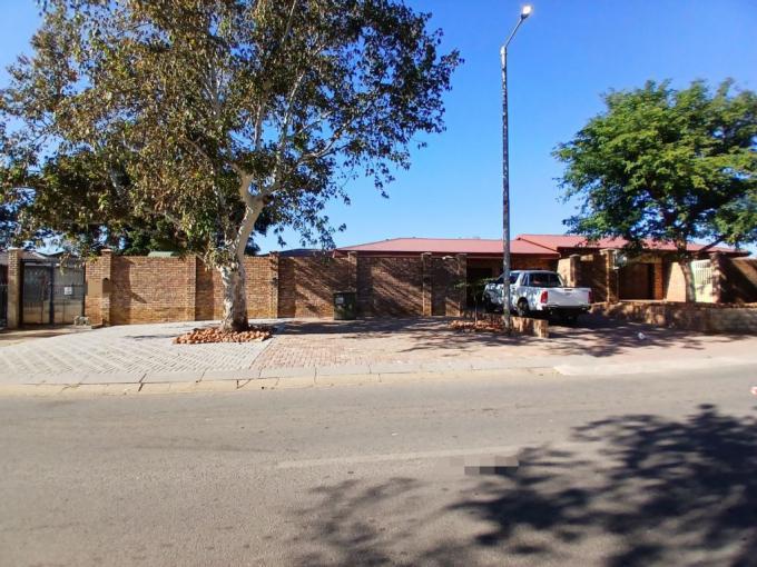 Commercial for Sale For Sale in Rustenburg - MR679770
