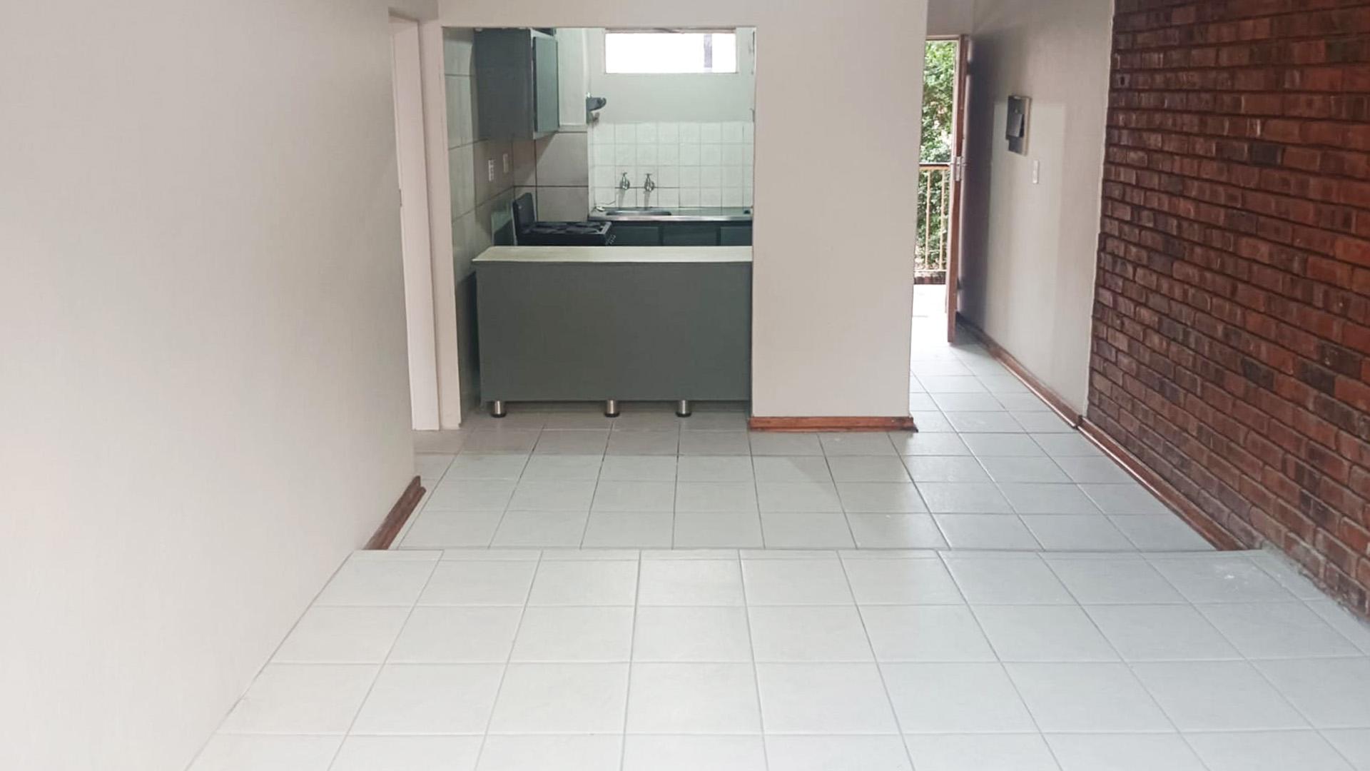 Lounges - 21 square meters of property in Pretoria West