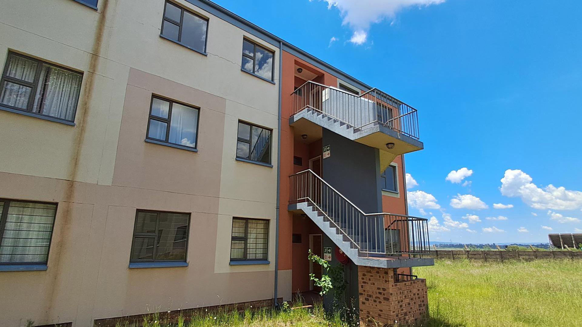 Front View of property in Madadeni