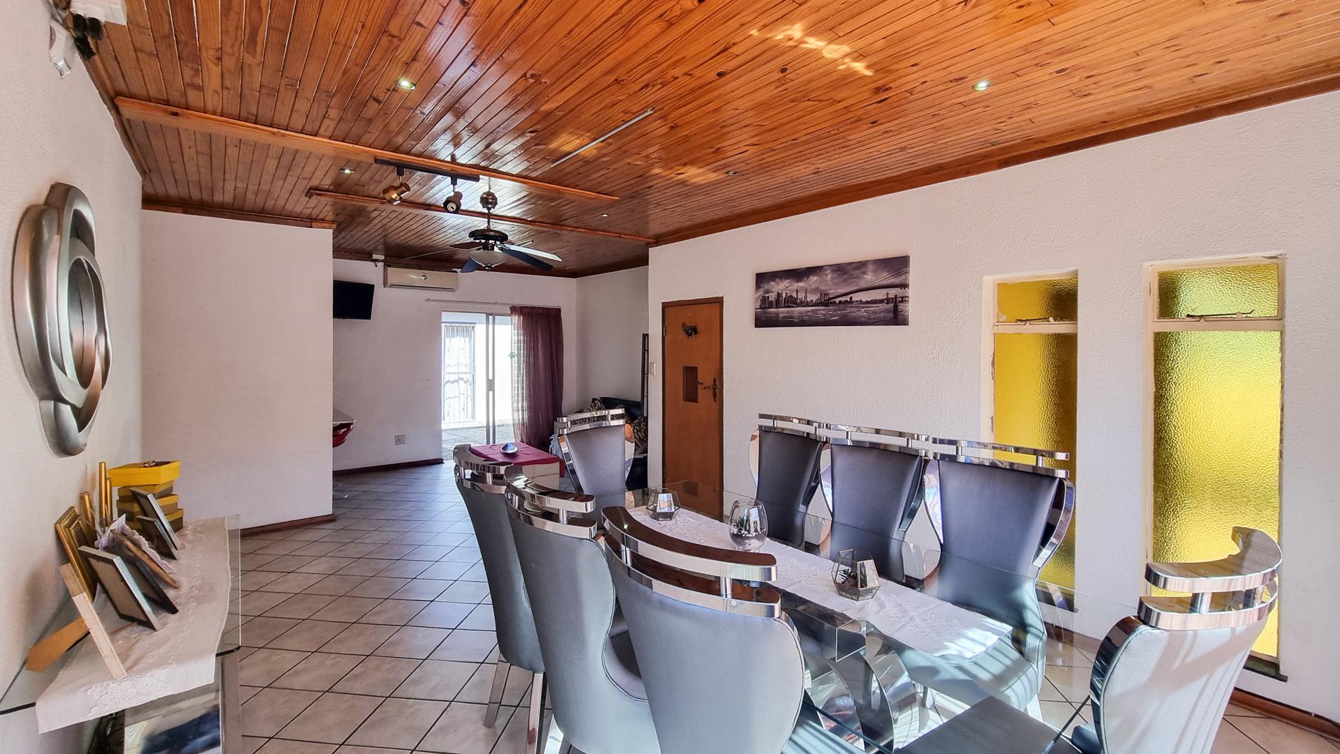 Dining Room of property in Middelburg - MP