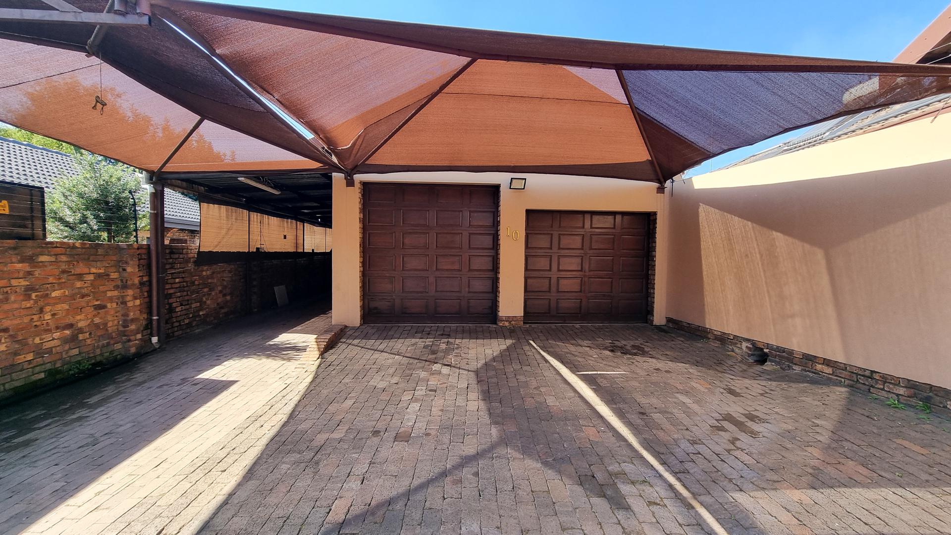 Garage of property in Middelburg - MP