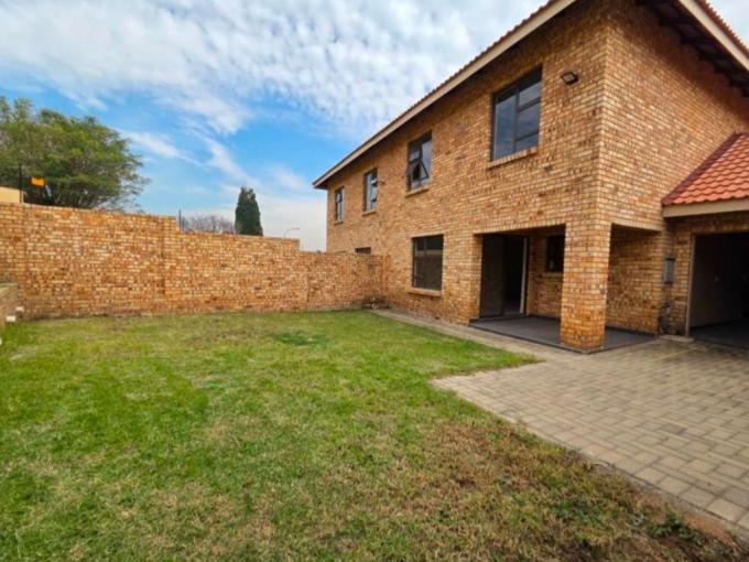 2 Bedroom Simplex for Sale For Sale in Elandshaven - MR679783