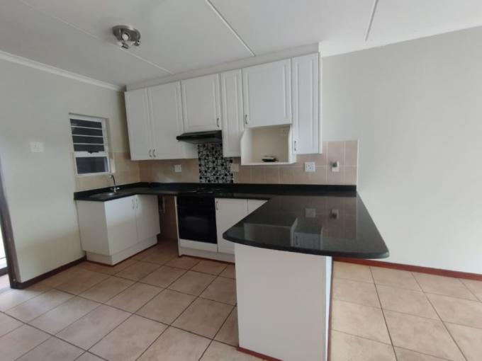 2 Bedroom Apartment for Sale For Sale in Sunninghill - MR679791
