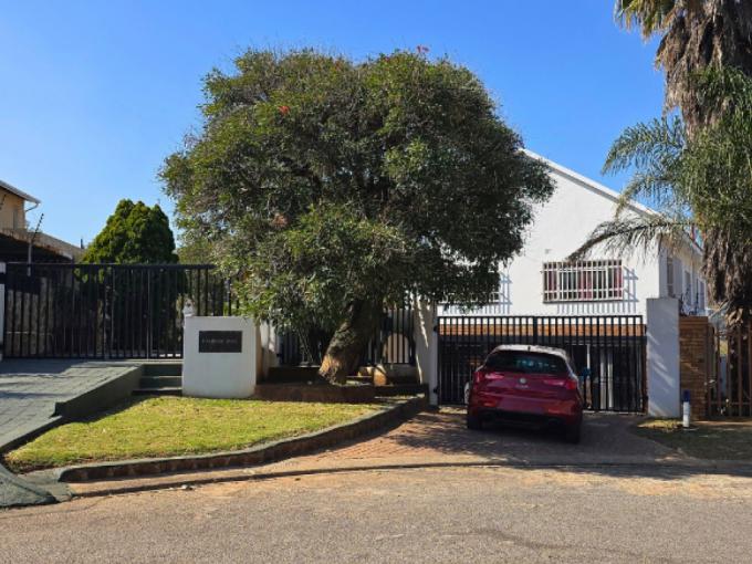 6 Bedroom House for Sale For Sale in Oakdene - MR679792