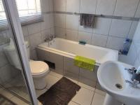  of property in Geelhoutpark