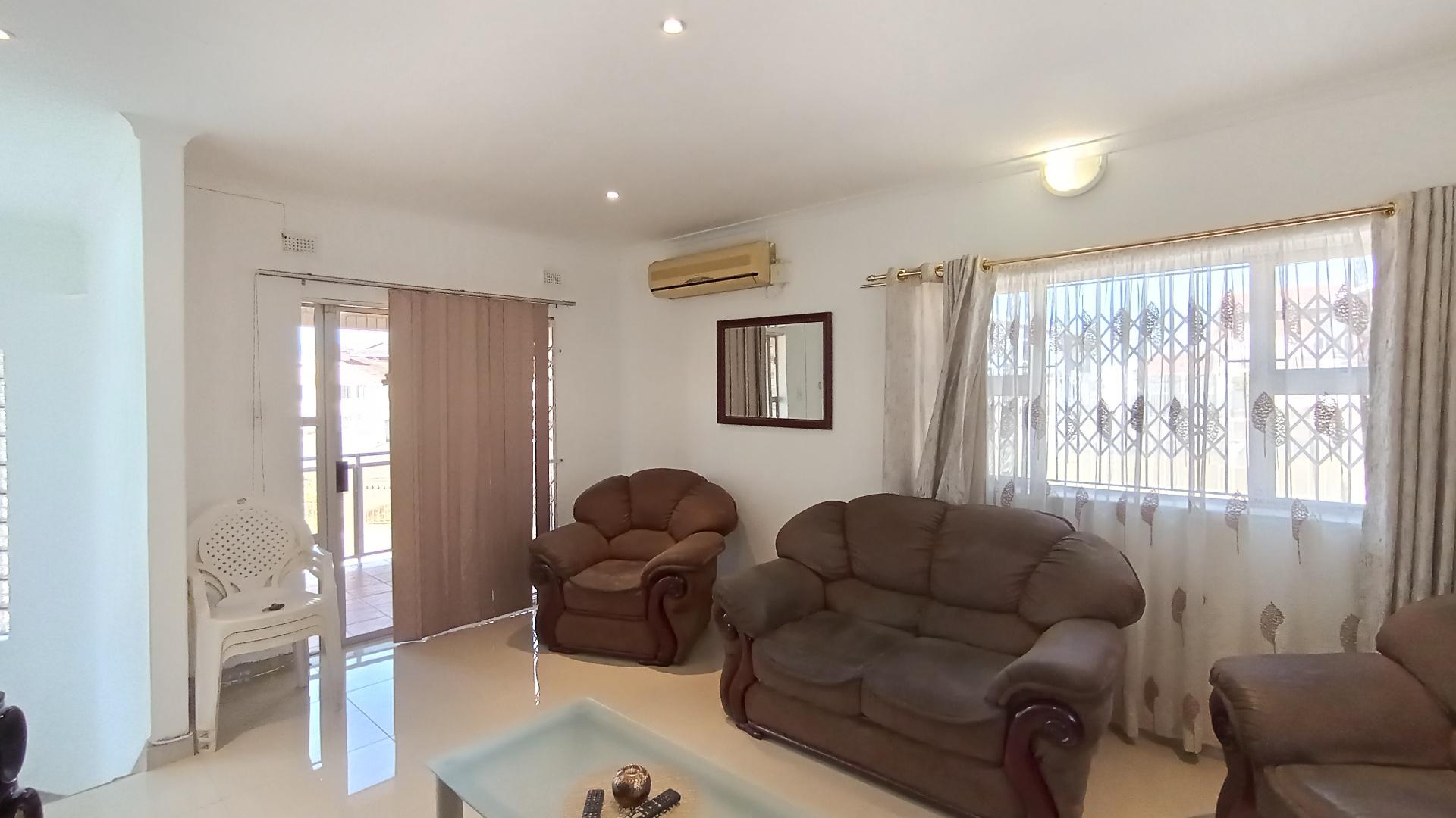 TV Room - 27 square meters of property in Shallcross 