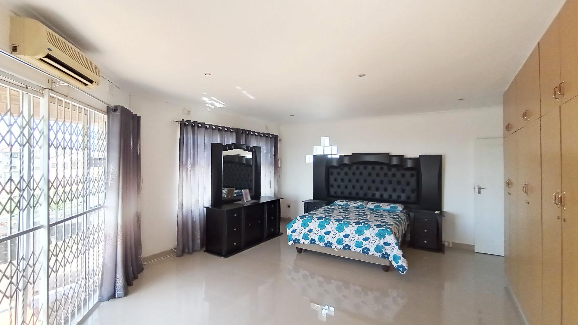 Main Bedroom - 40 square meters of property in Shallcross 