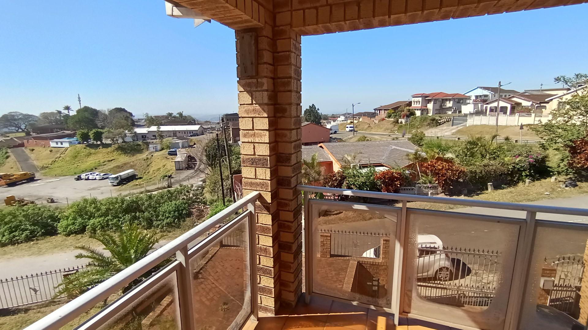 Balcony - 19 square meters of property in Shallcross 