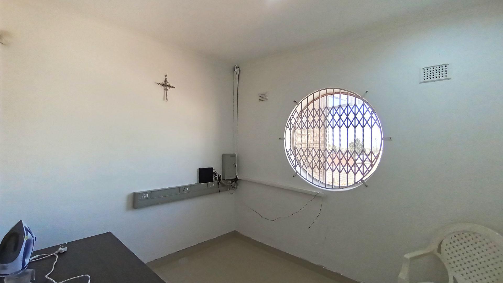 Study - 10 square meters of property in Shallcross 