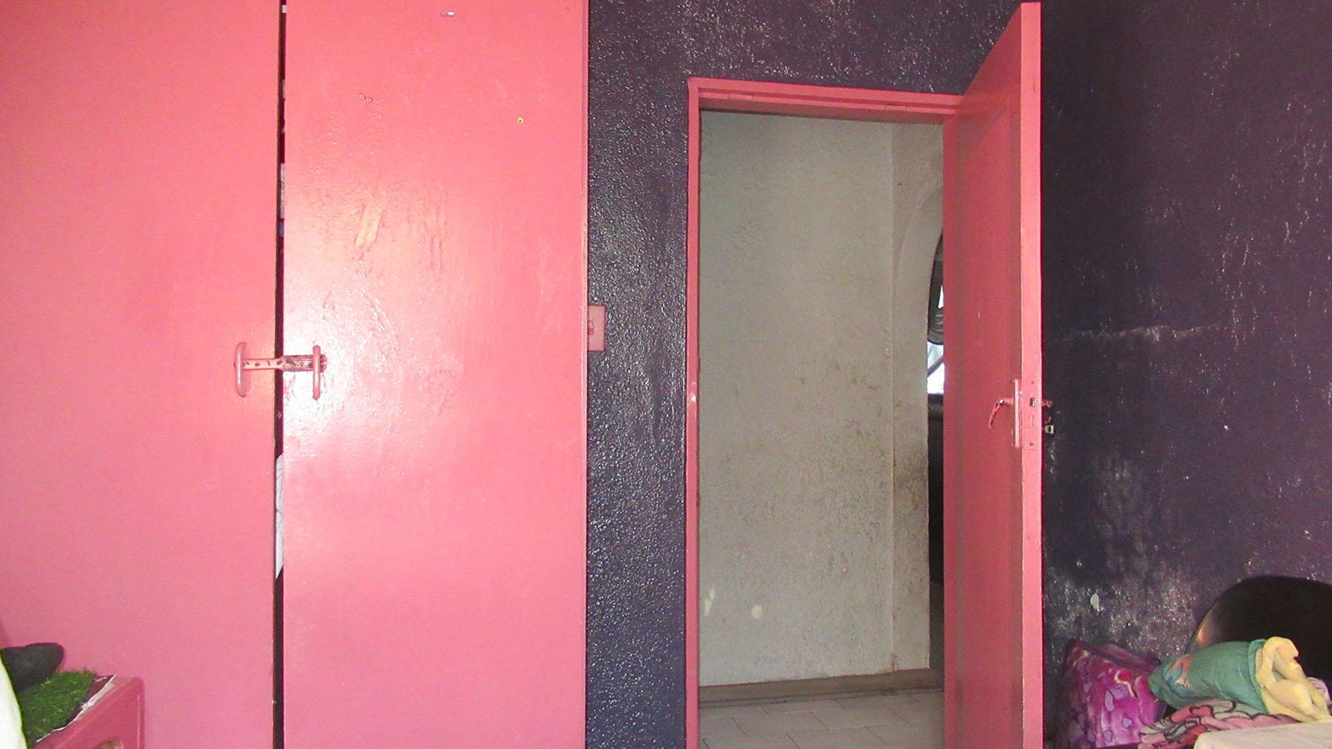 Bed Room 1 - 26 square meters of property in South Hills