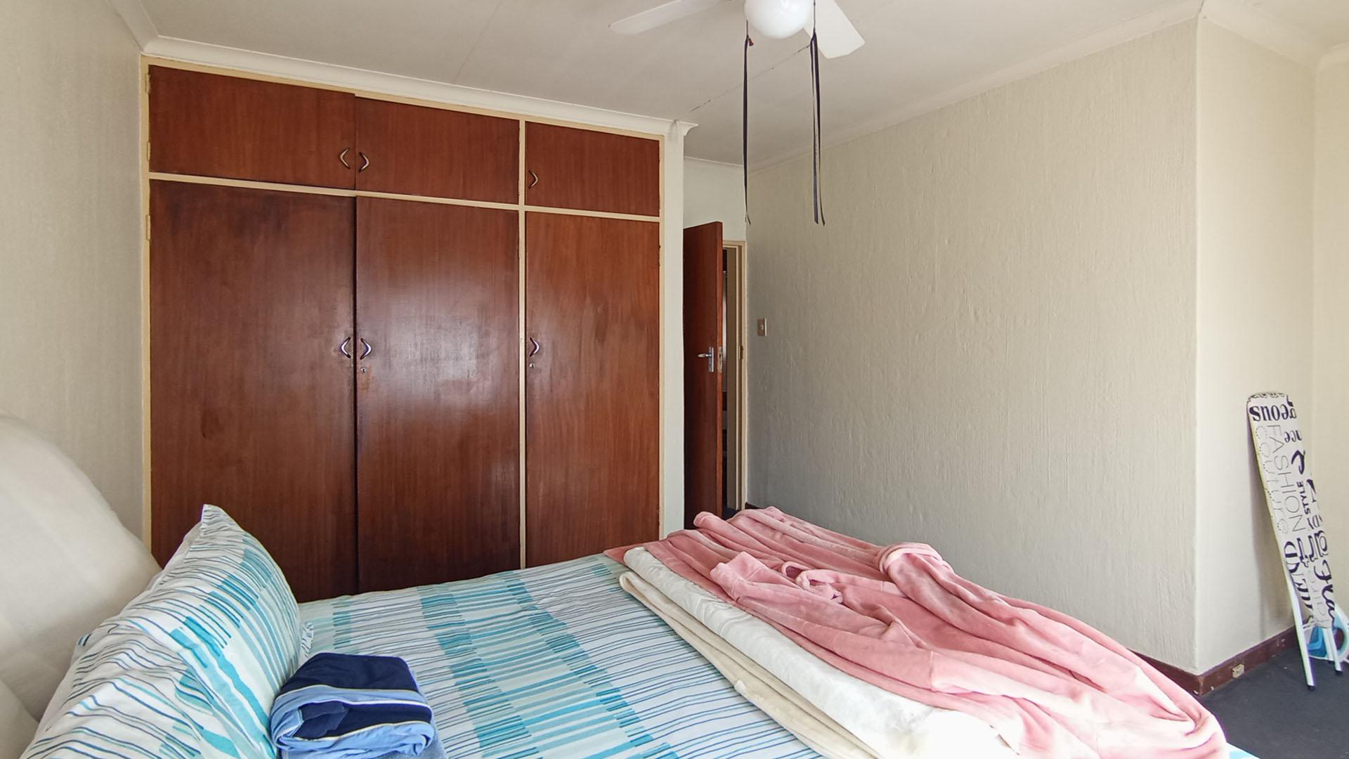 Bed Room 1 - 20 square meters of property in Kilner park