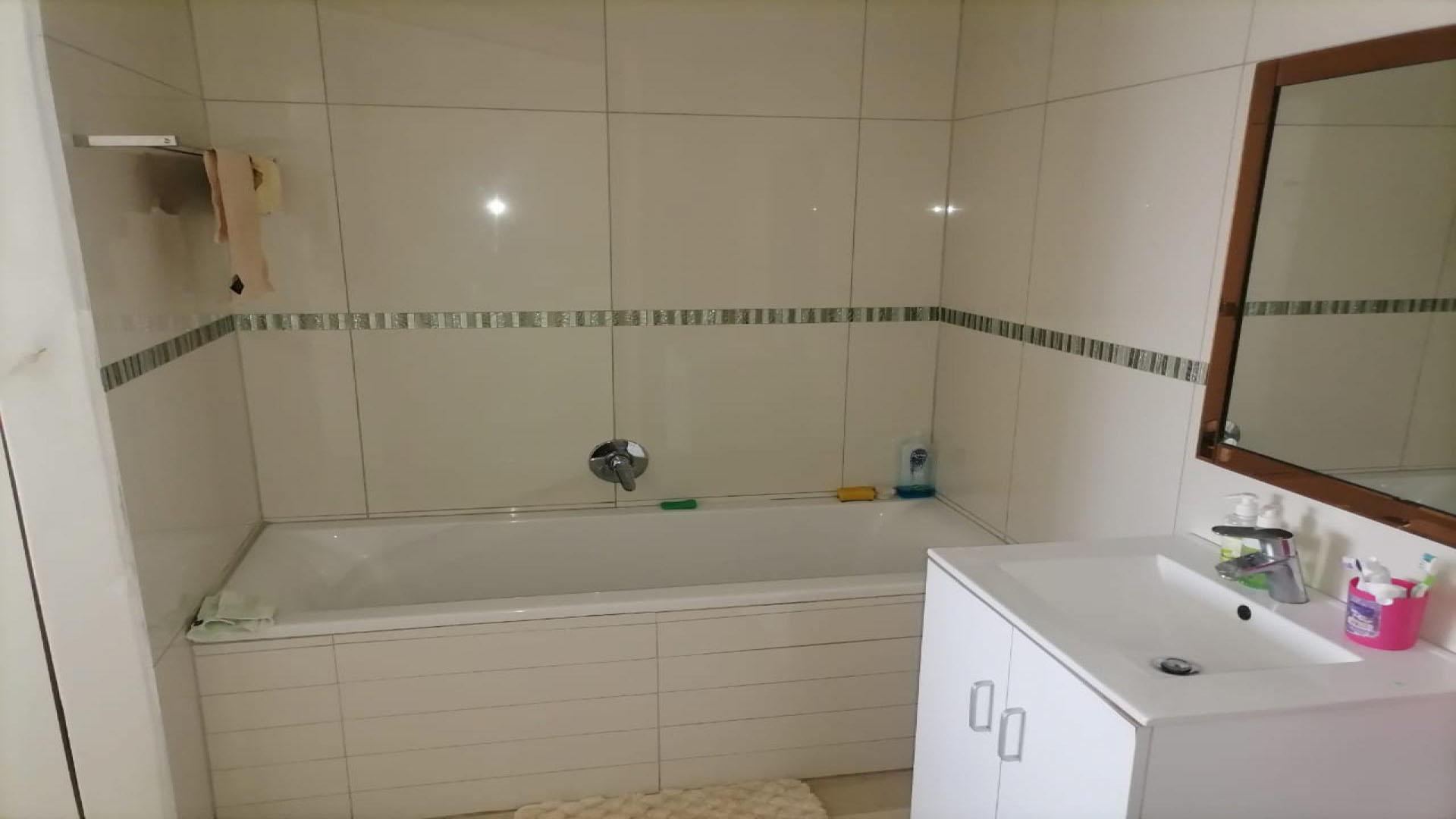 Bathroom 1 of property in Winterstrand