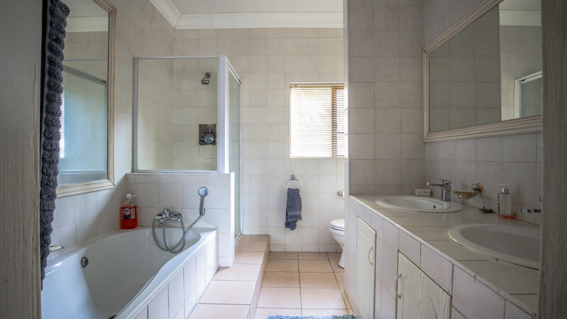  of property in Kameeldrift