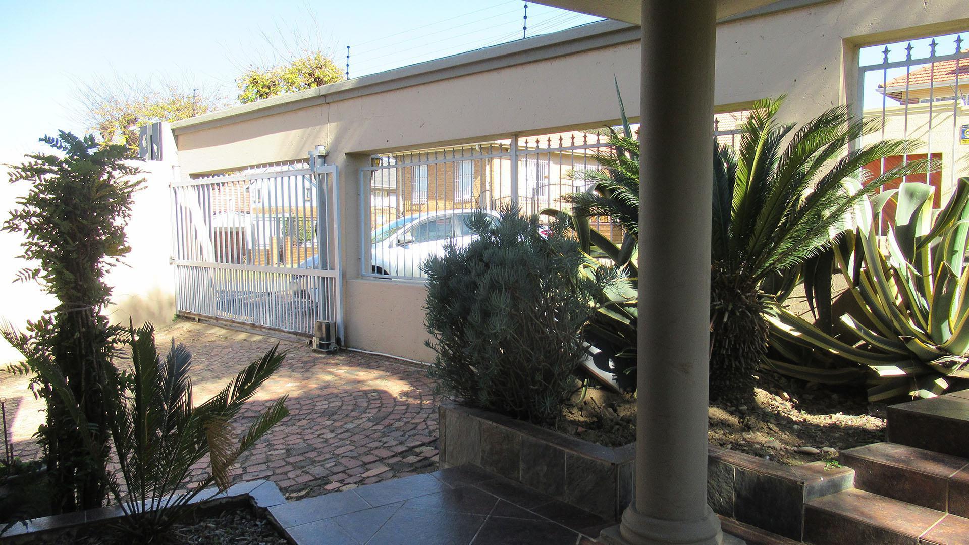 Patio - 35 square meters of property in Linmeyer