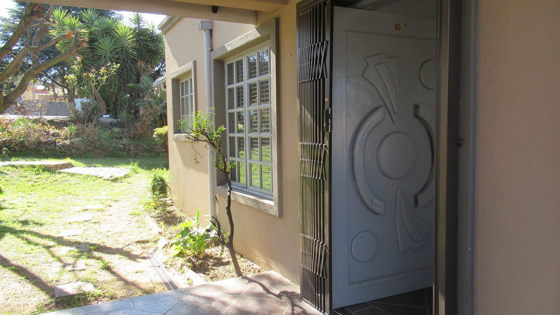 Patio - 35 square meters of property in Linmeyer